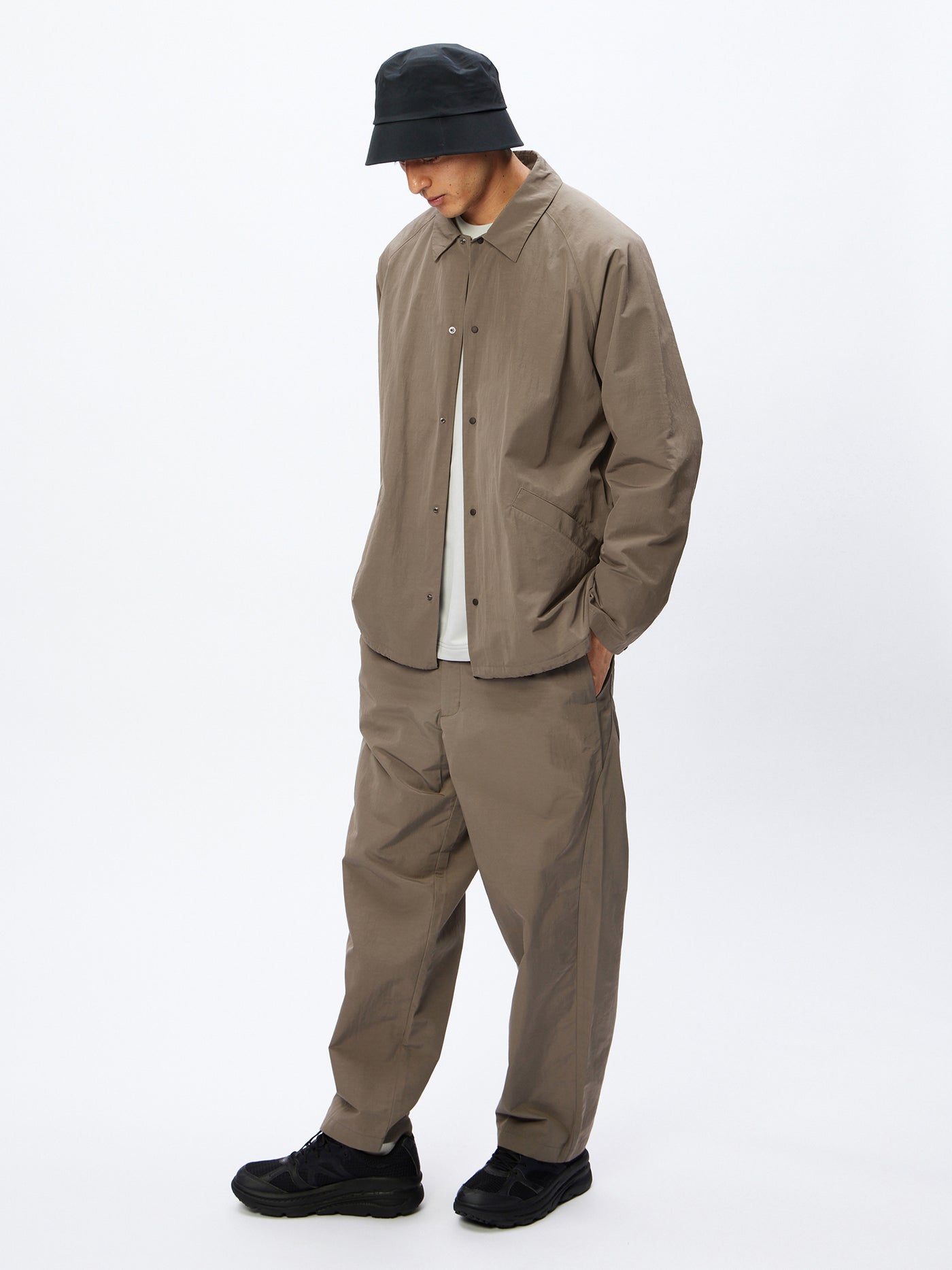 Model: Height 6'0" | Wearing: TAUPE GRAY / 3