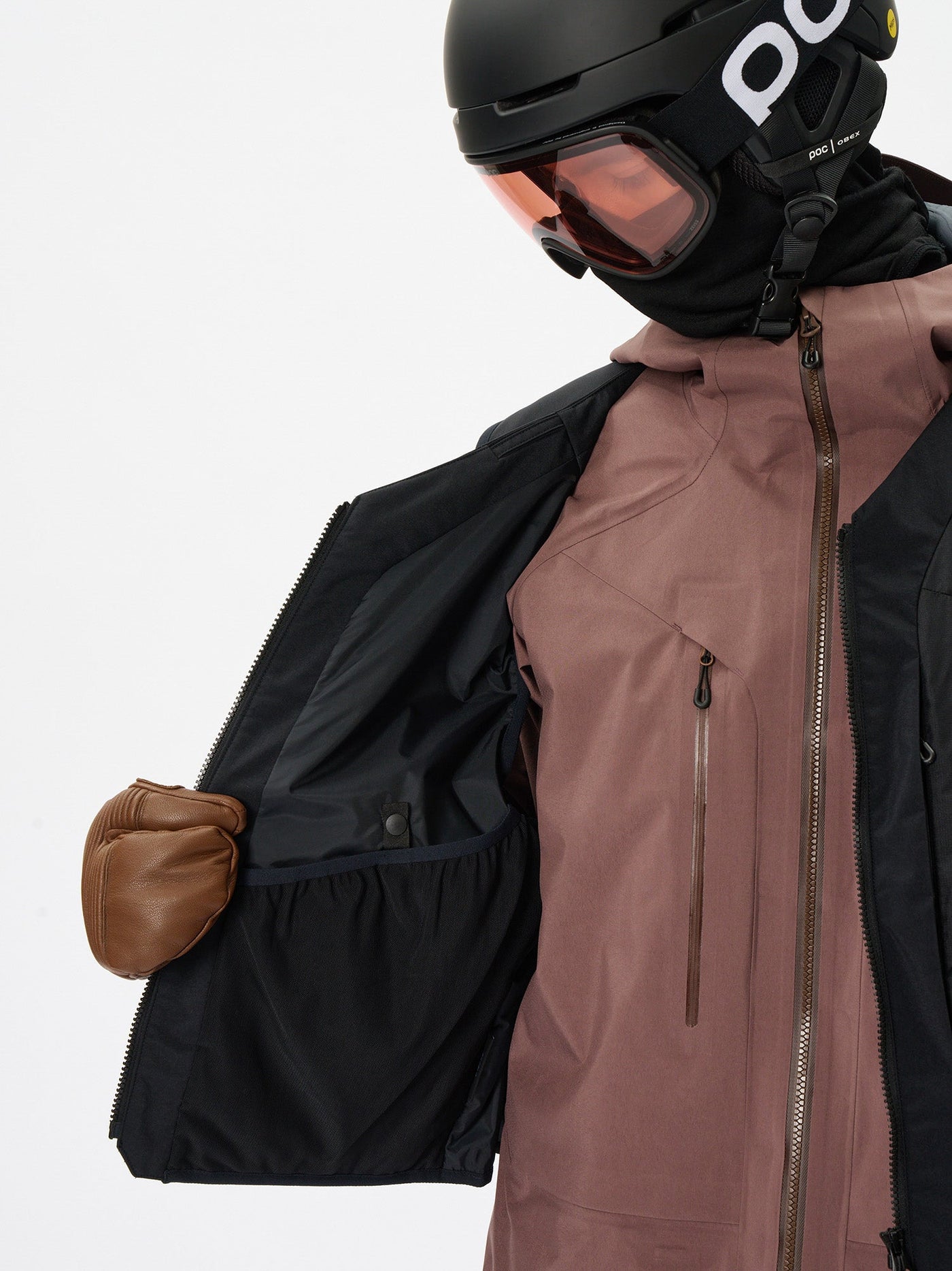 Model: Height 187cm / 6'1" | Wearing: BLACK / 3