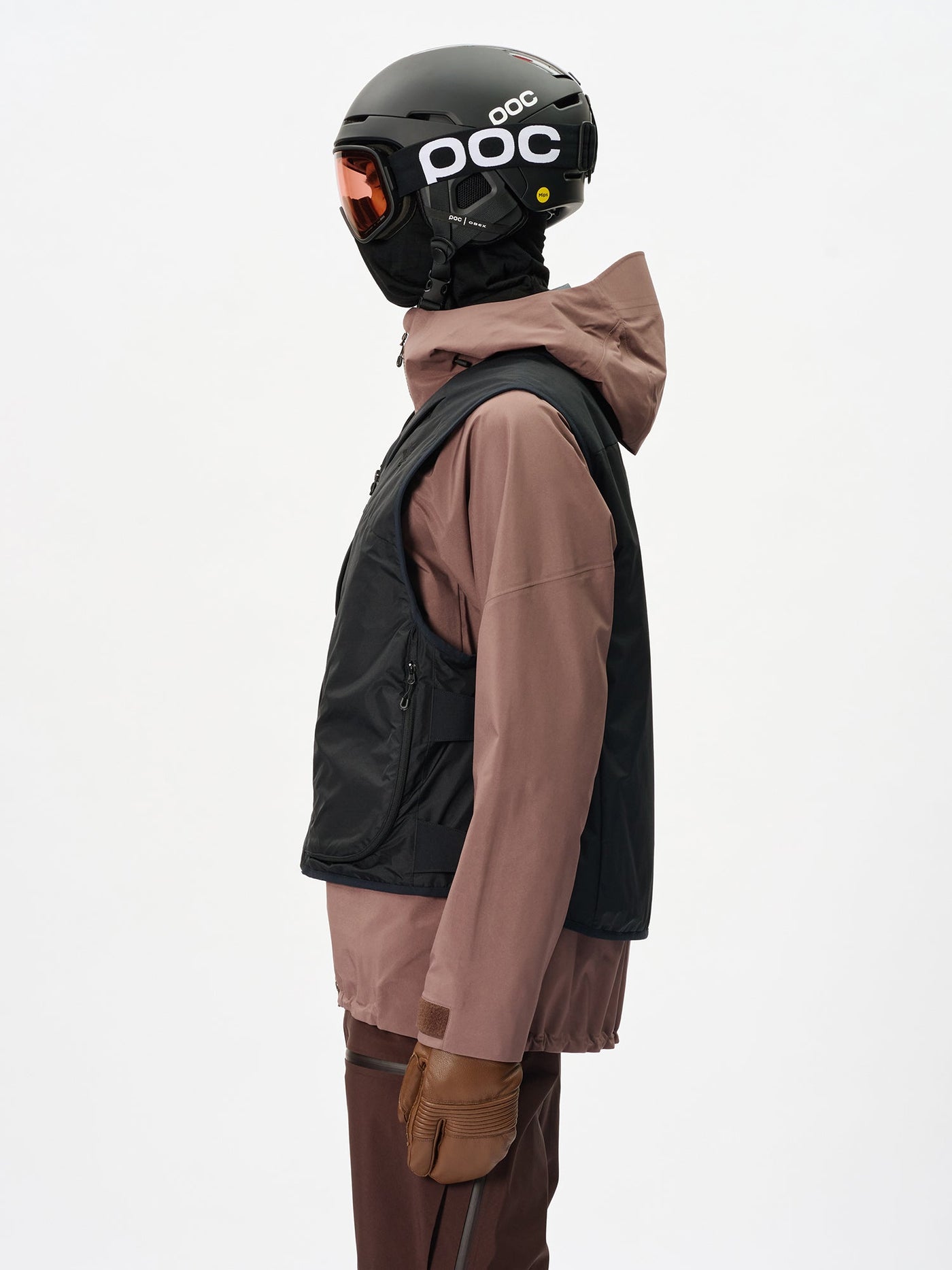 Model: Height 187cm / 6'1" | Wearing: BLACK / 3