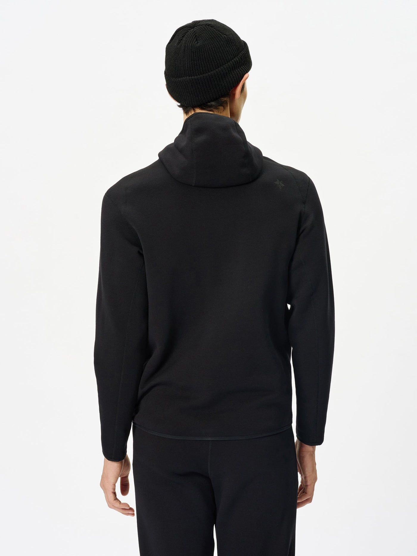 Model: Height 187cm / 6'1" | Wearing: BLACK / 3