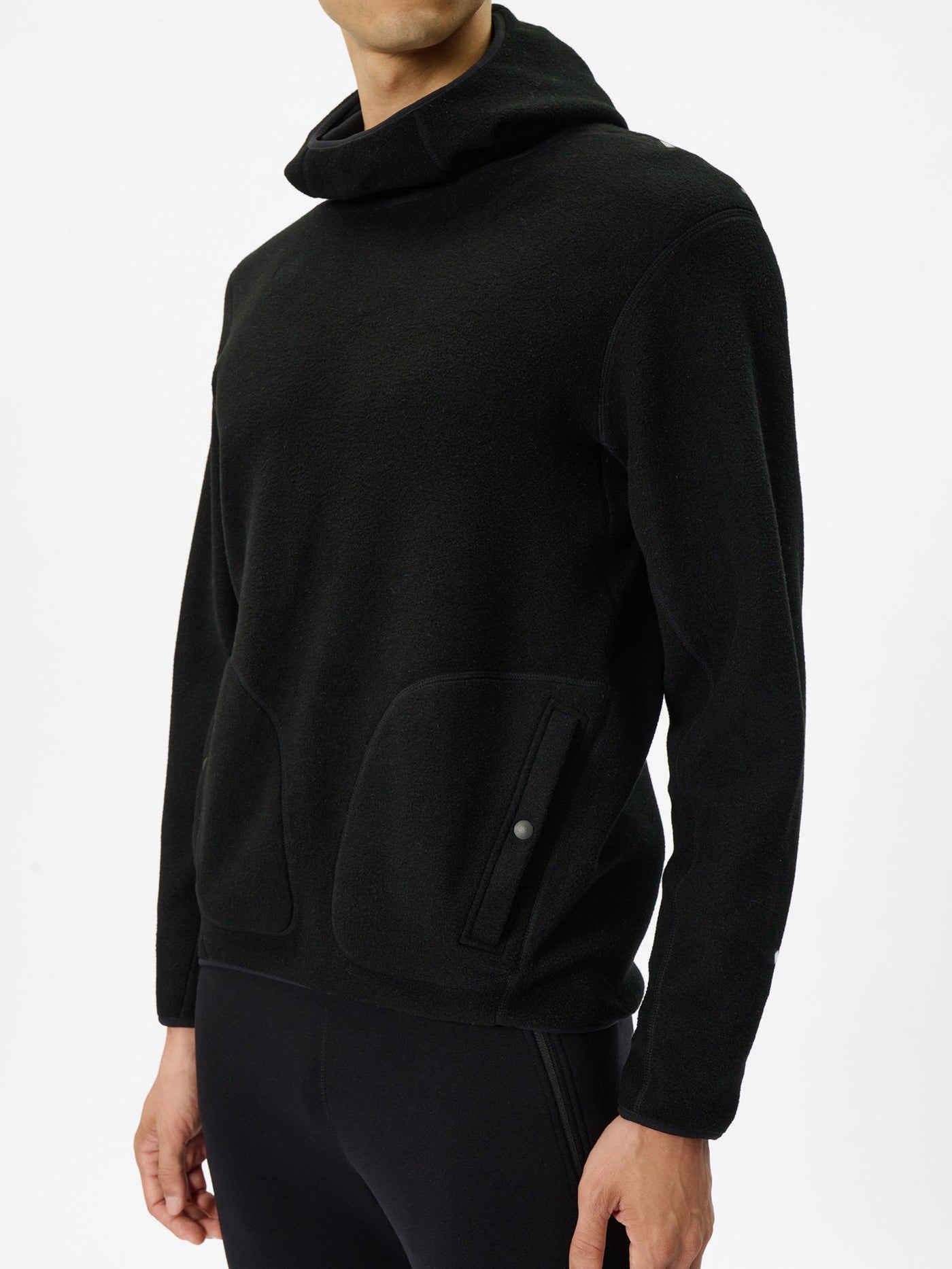 Model: Height 187cm / 6'1" | Wearing: BLACK / 3