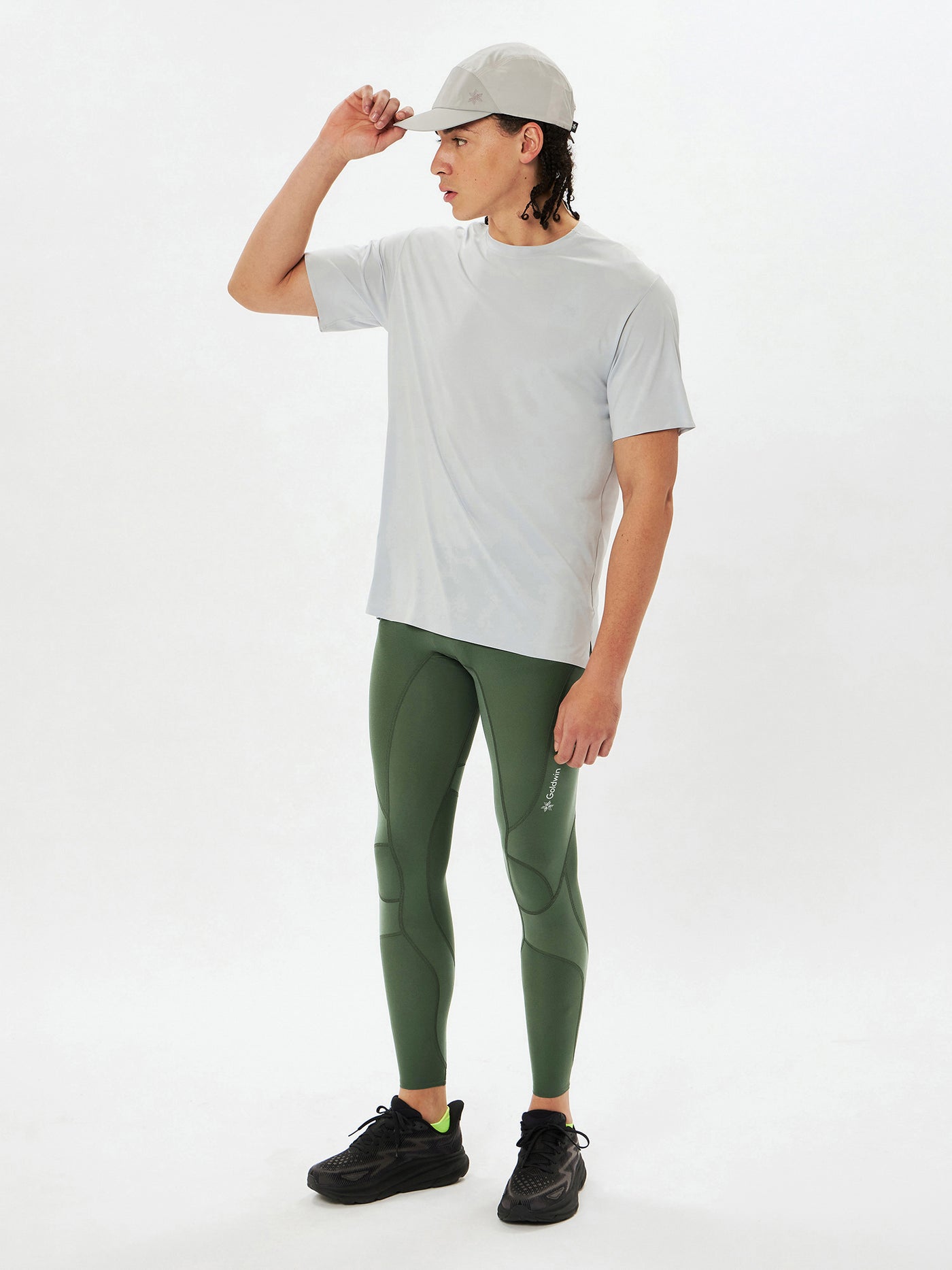 Model: Height 6'0" | Wearing: MARINWOOD GREEN / 3