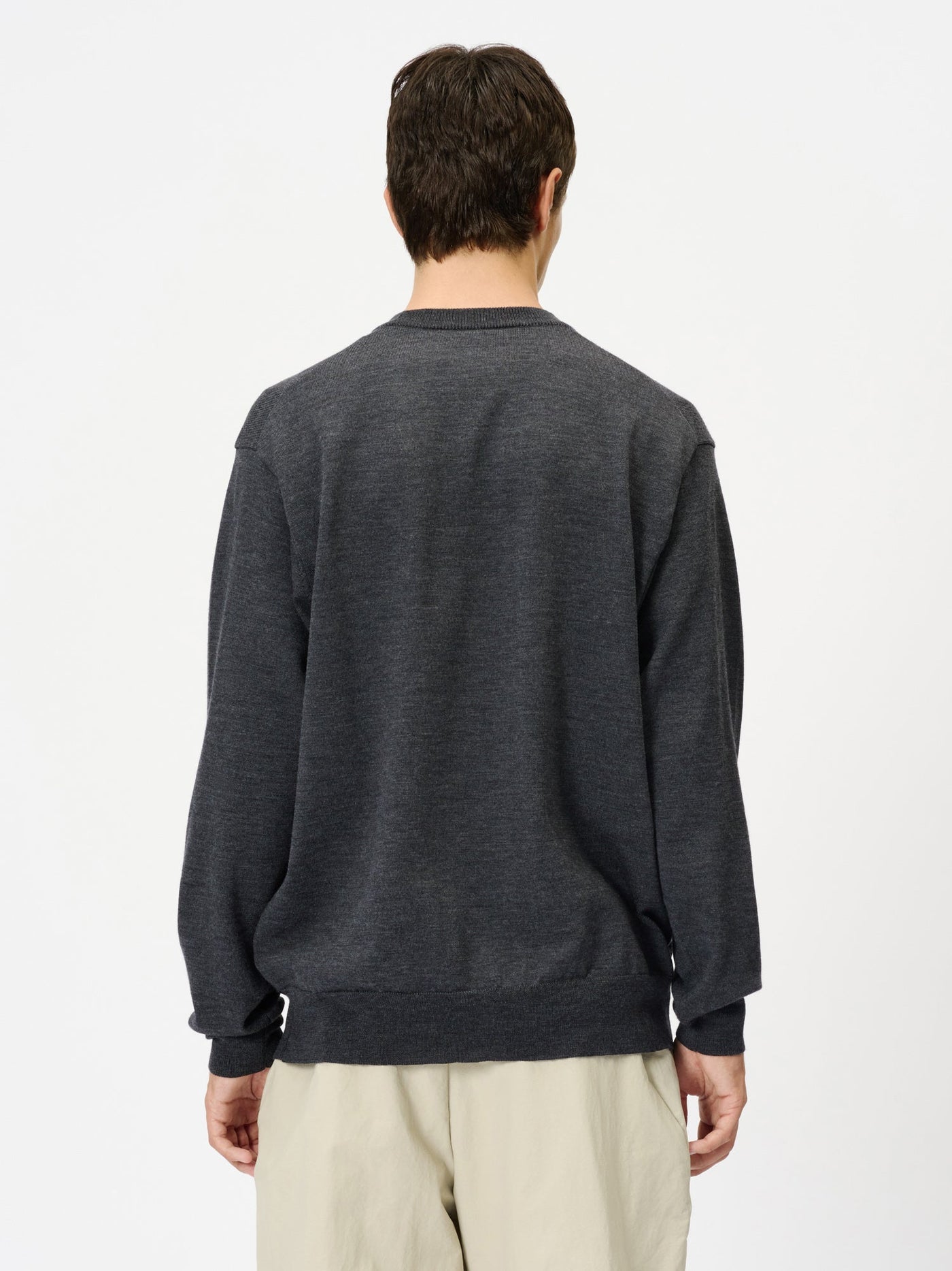 Model: Height 186cm / 6'1" | Wearing: MIX CHARCOAL / 3