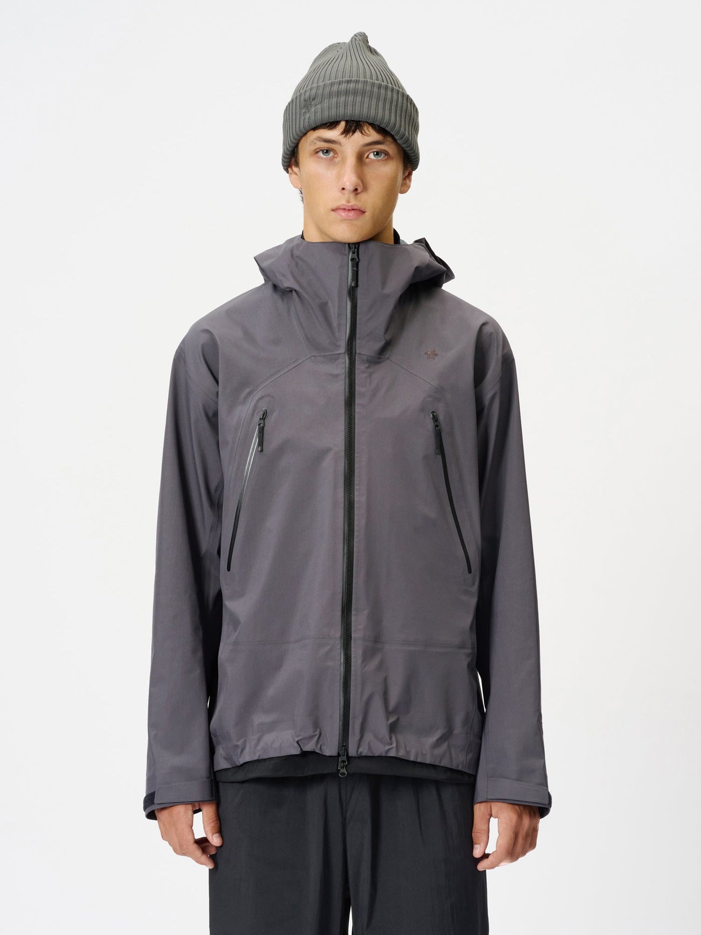 Model: Height 186cm / 6'1" | Wearing: DEEP CHARCOAL / 3