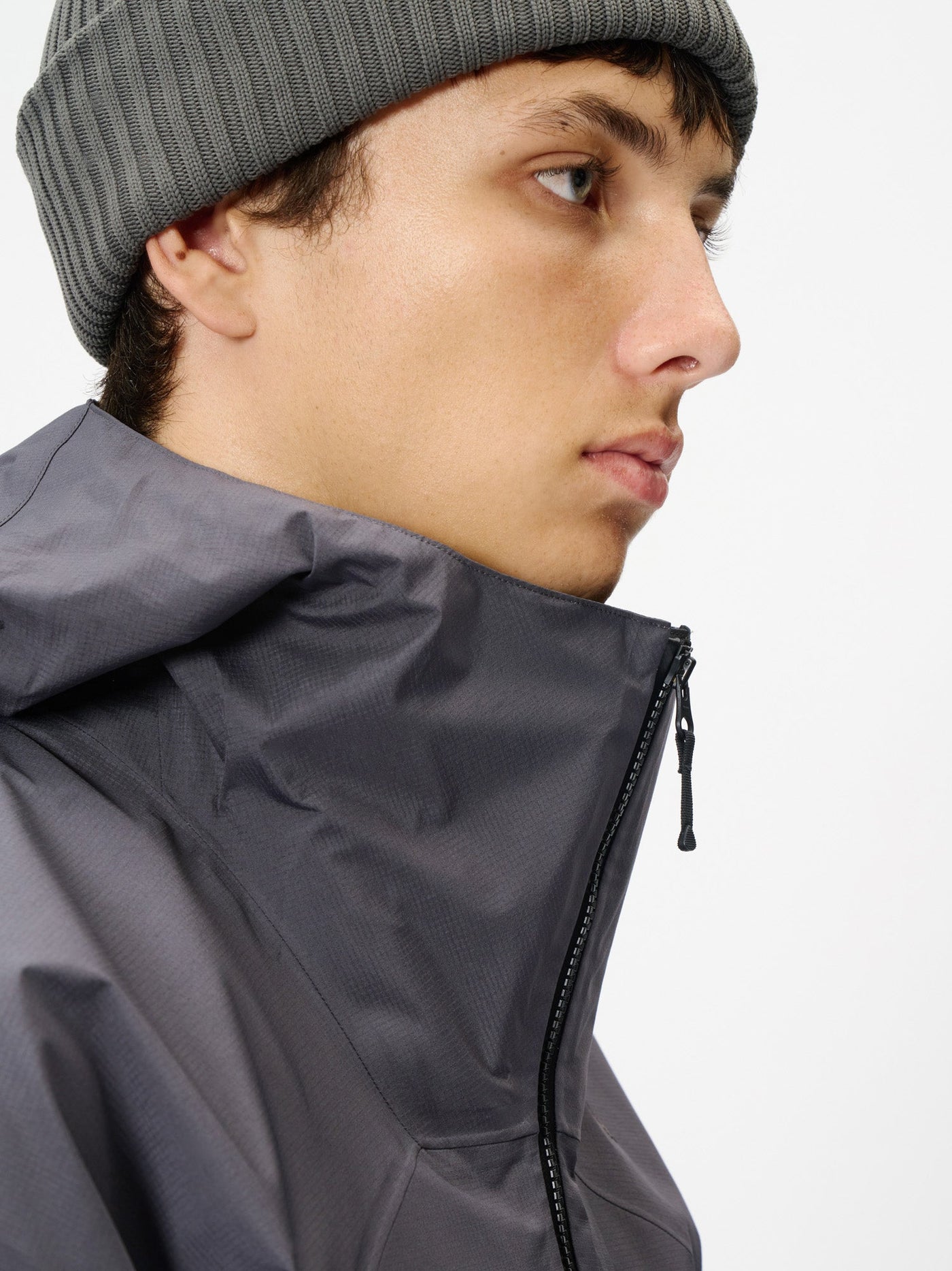 Model: Height 186cm / 6'1" | Wearing: DEEP CHARCOAL / 3