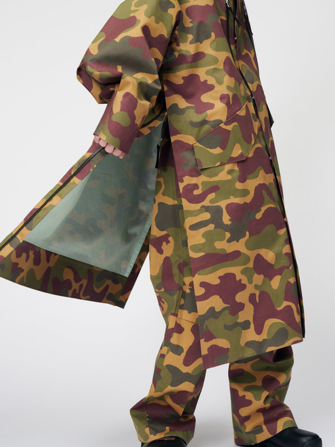 OAMC×GOLDWIN 24AW 3L PARKA GL04700MC 4 OAMC X GOLDWIN 3L Parka in Camel | OAMC