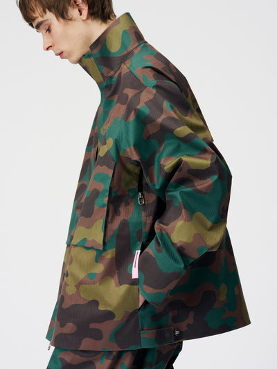 Model: Height 6'0" | Wearing: GREEN CAMOUFLAGE / 4