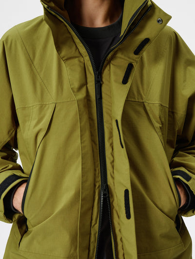 Model: Height 185cm / 6'0" | Wearing: GREEN MOSS / 3