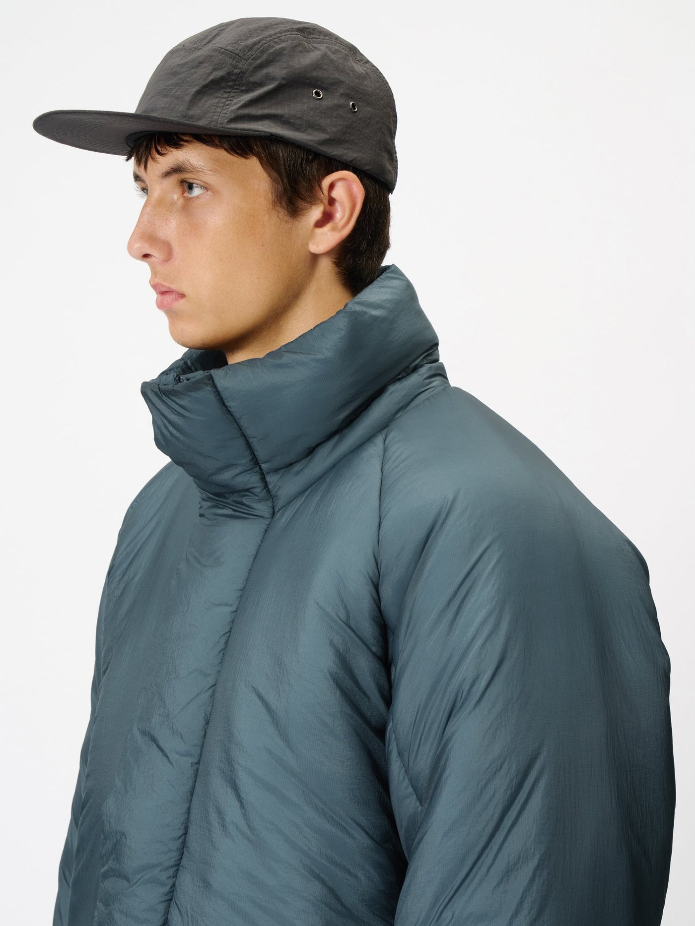 Model: Height 186cm / 6'1" | Wearing: BLUE FLUORITE / 3