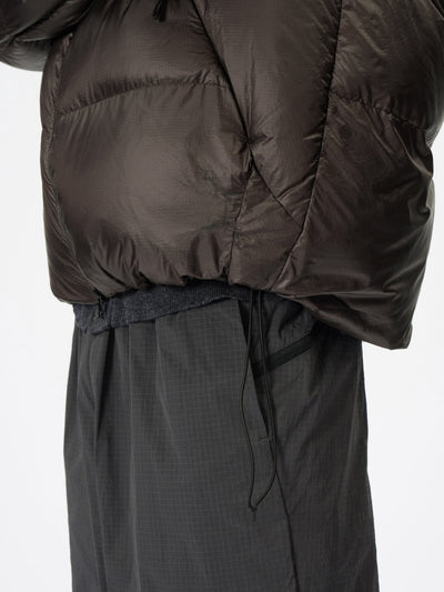 Model: Height 186cm / 6'1" | Wearing: DEEP BROWN / 3