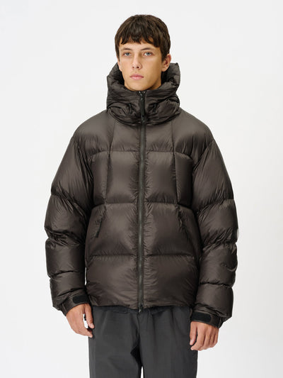 Model: Height 186cm / 6'1" | Wearing: DEEP BROWN / 3