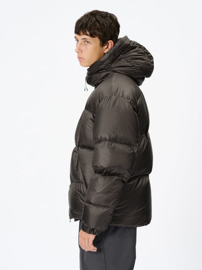 Model: Height 186cm / 6'1" | Wearing: DEEP BROWN / 3