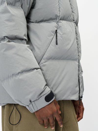 Model: Height 187cm / 6'1" | Wearing: METALLIC GRAY / 3