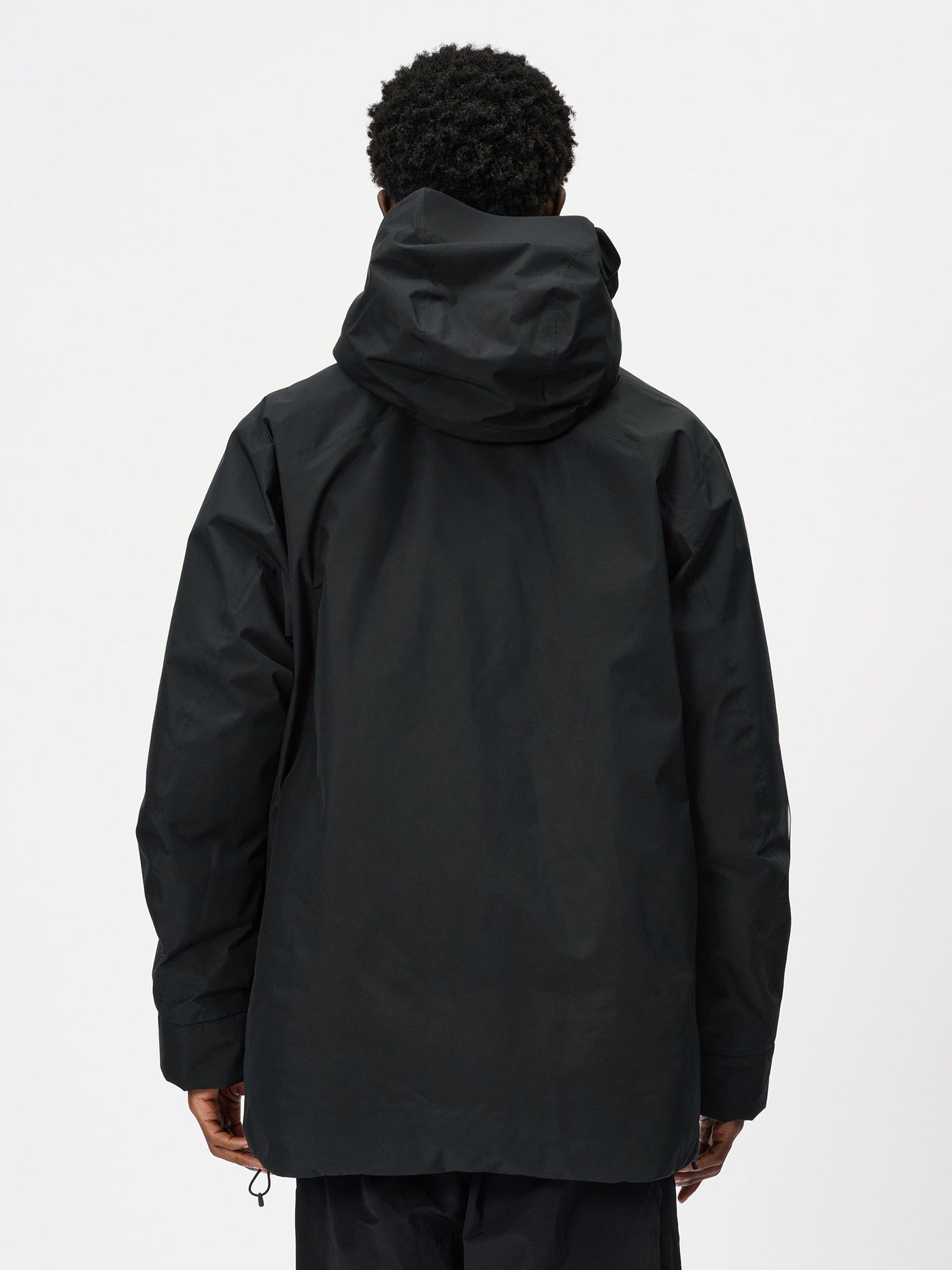 Model: Height 187cm / 6'1" | Wearing: BLACK / 3