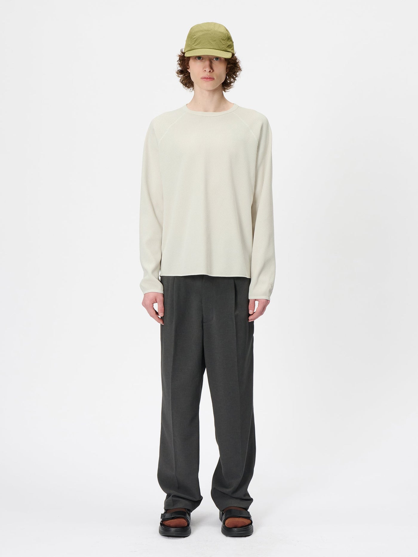 Model: Height 185cm / 6'0" | Wearing: IVORY / 3