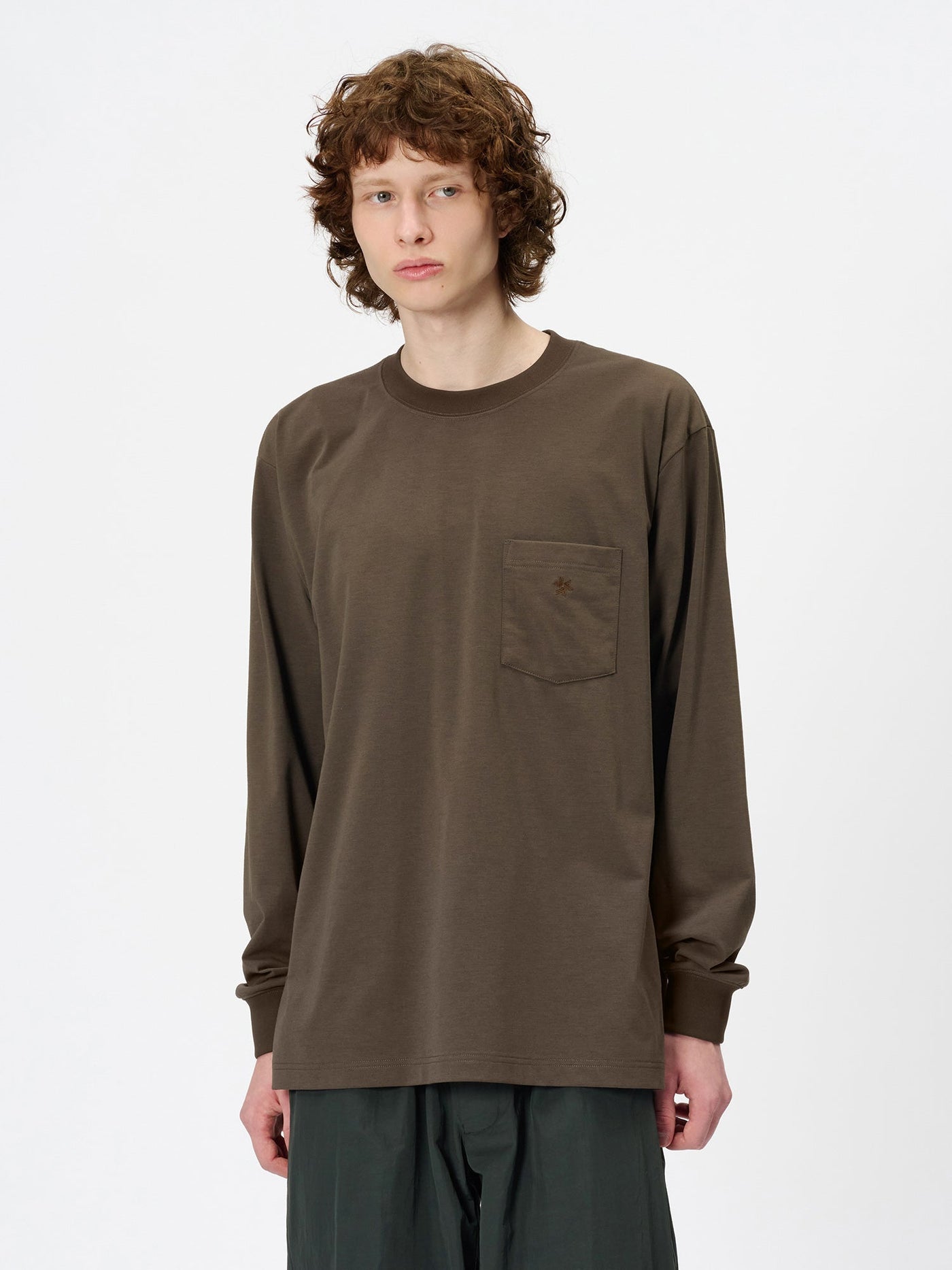 Model: Height 185cm / 6'0" | Wearing: JET BROWN / 3