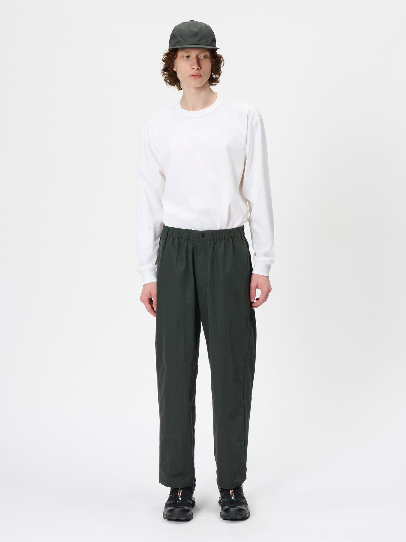 Model: Height 185cm / 6'0" | Wearing: DEEP CHARCOAL / 3