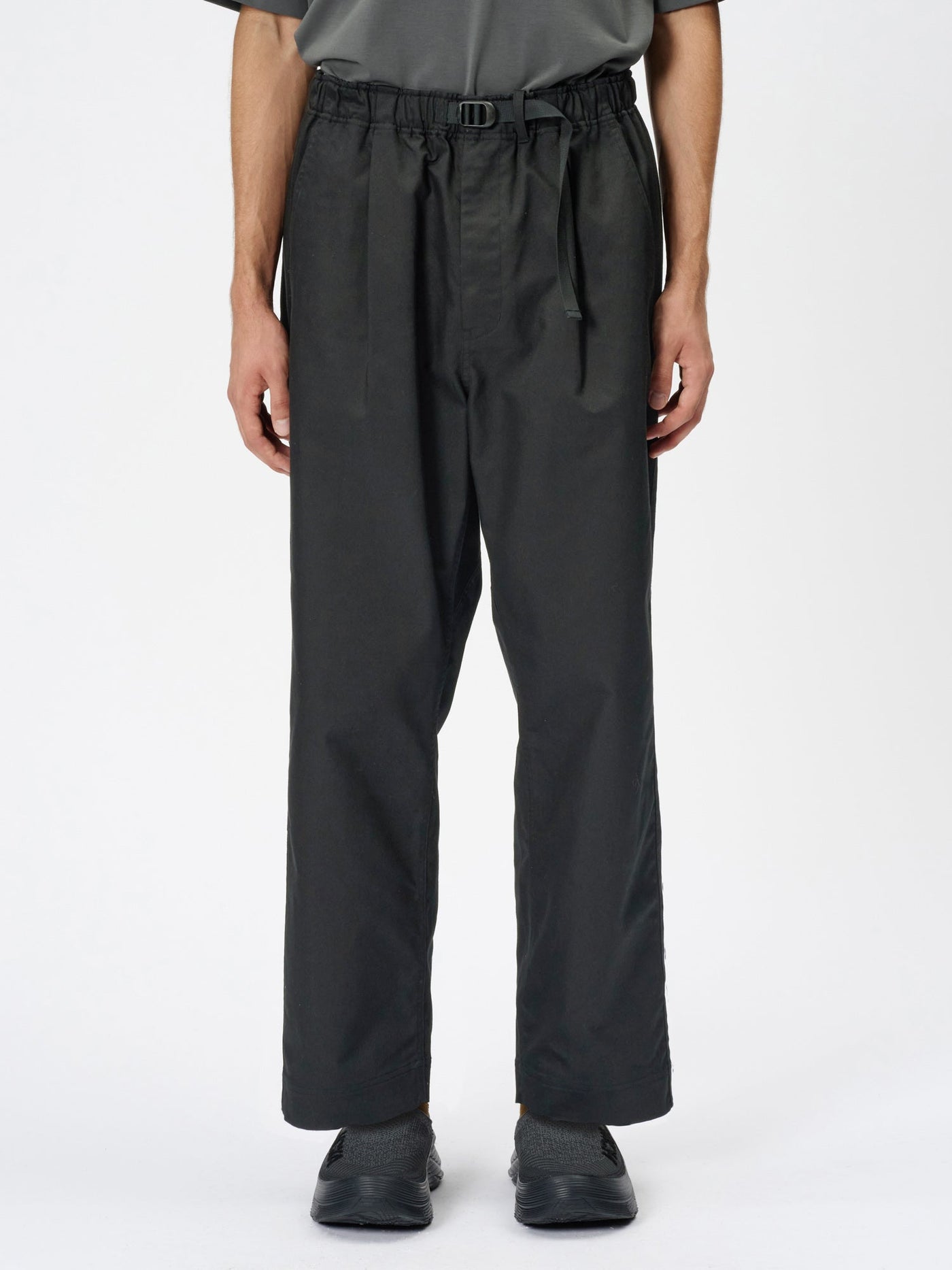 Model: Height 185cm / 6'0" | Wearing: BLACK / 3