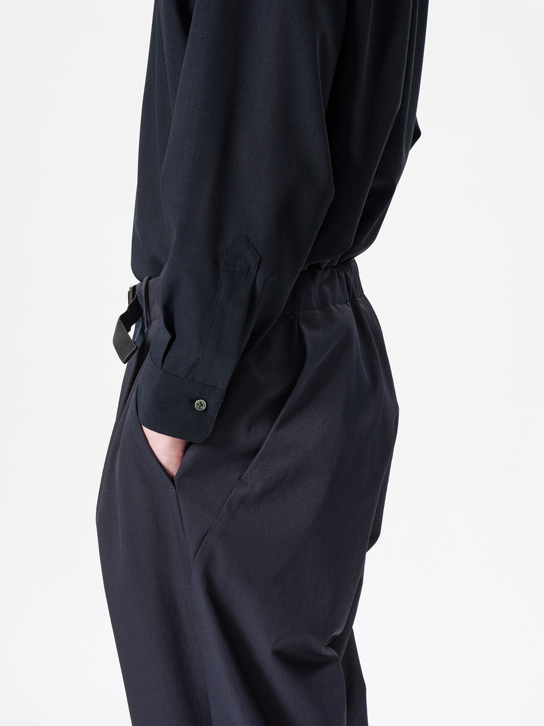 One Tuck Tapered Stretch Pants – Goldwin America