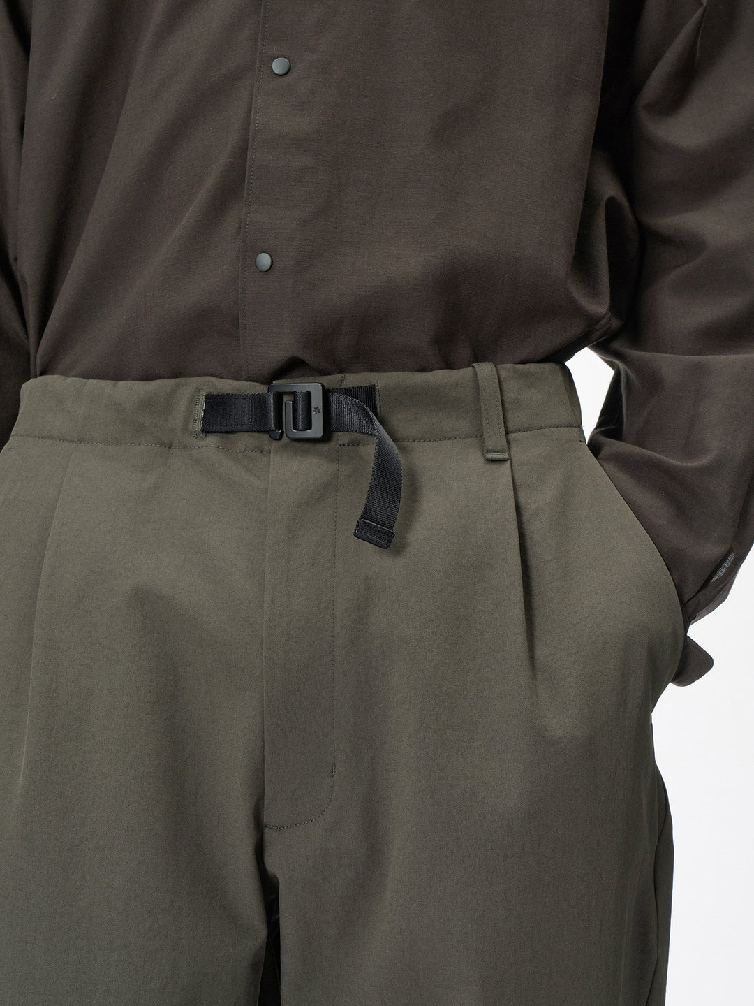 One Tuck Tapered Stretch Pants – Goldwin America