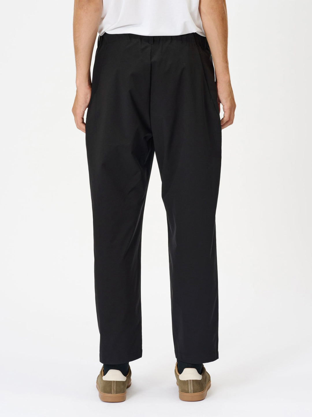 Goldwin One Tuck Tapered Light Pants 美品 Goldwin Men's One Tuck Tapered Light Trousers in Clay Beige