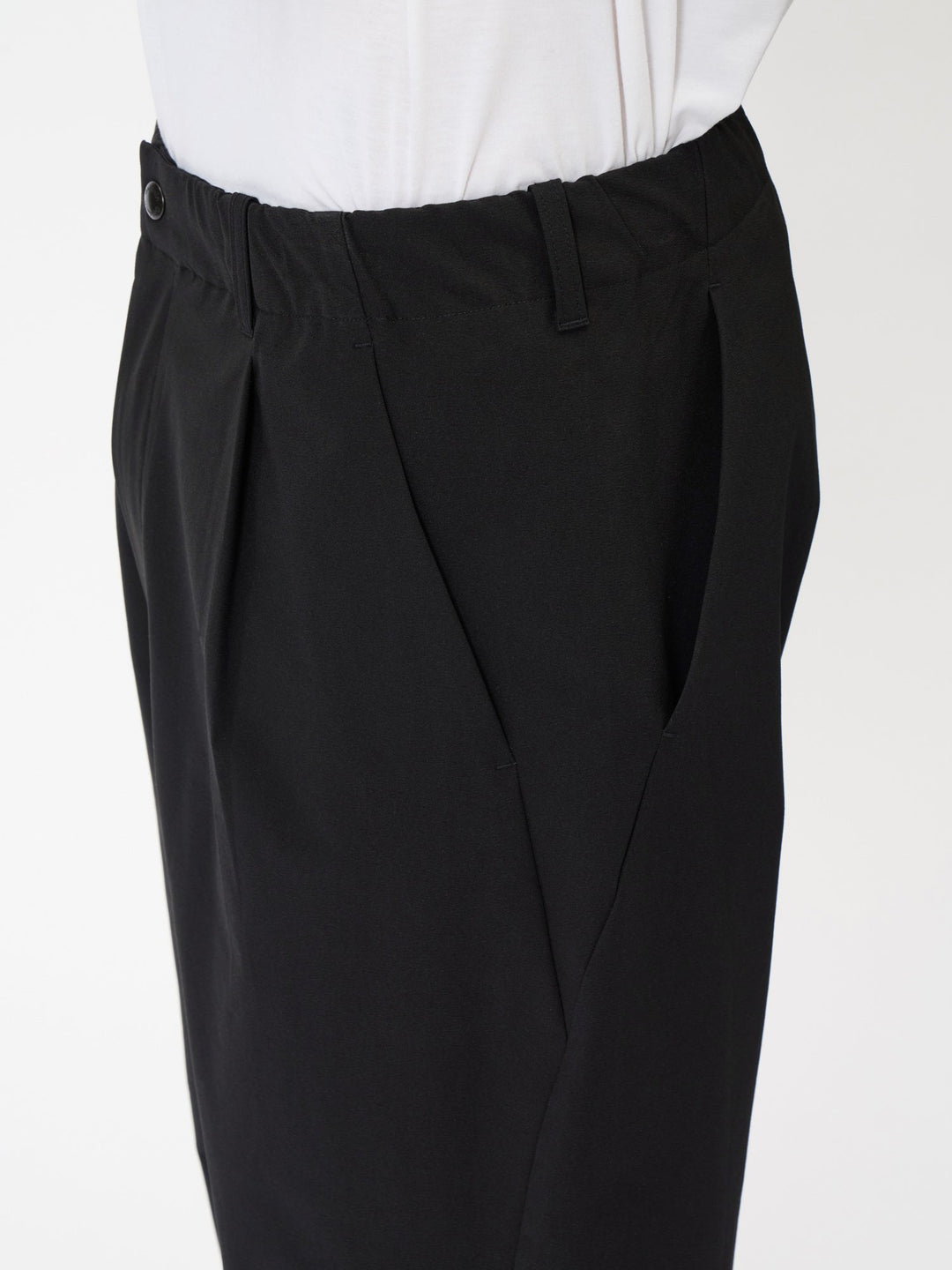 One Tuck Tapered Light Pants – Goldwin America