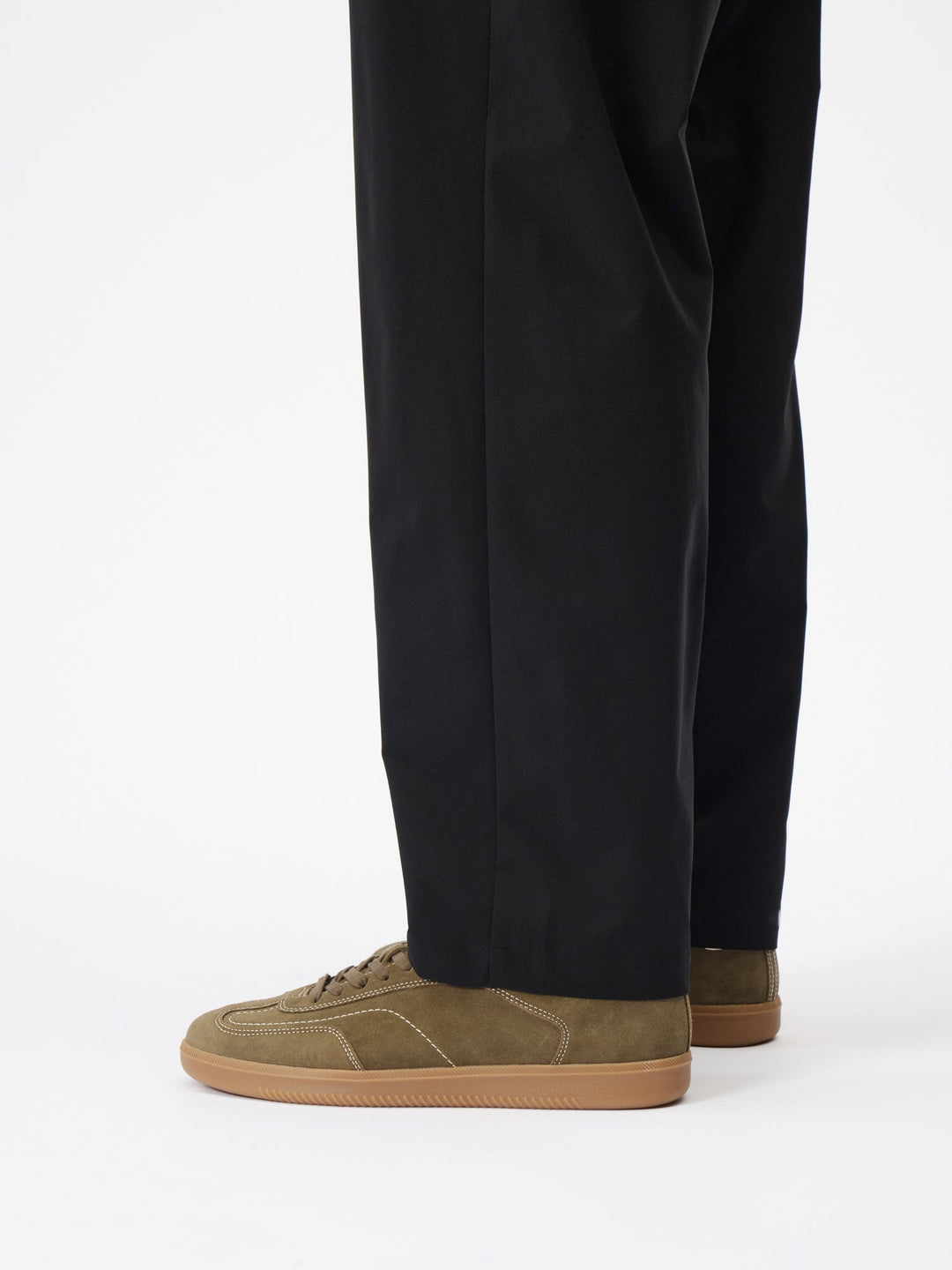 Goldwin One Tuck Tapered Light Pants 美品 One Tuck Tapered Light Pants – Goldwin America