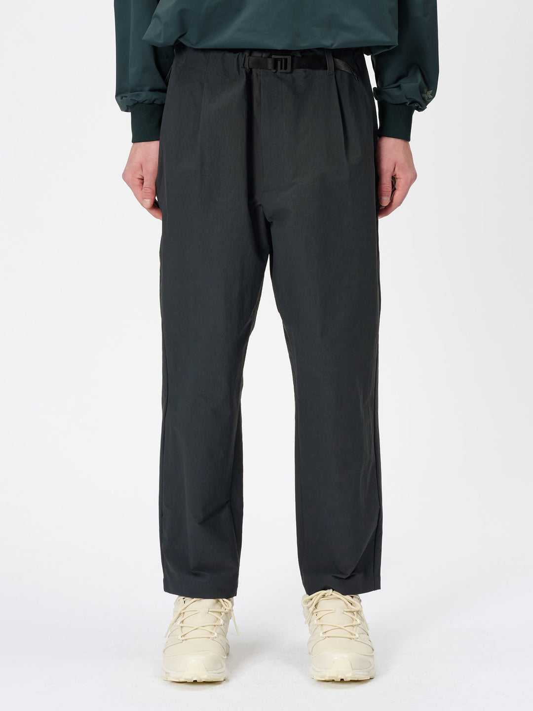 One Tuck Tapered Ankle Pants – Goldwin America