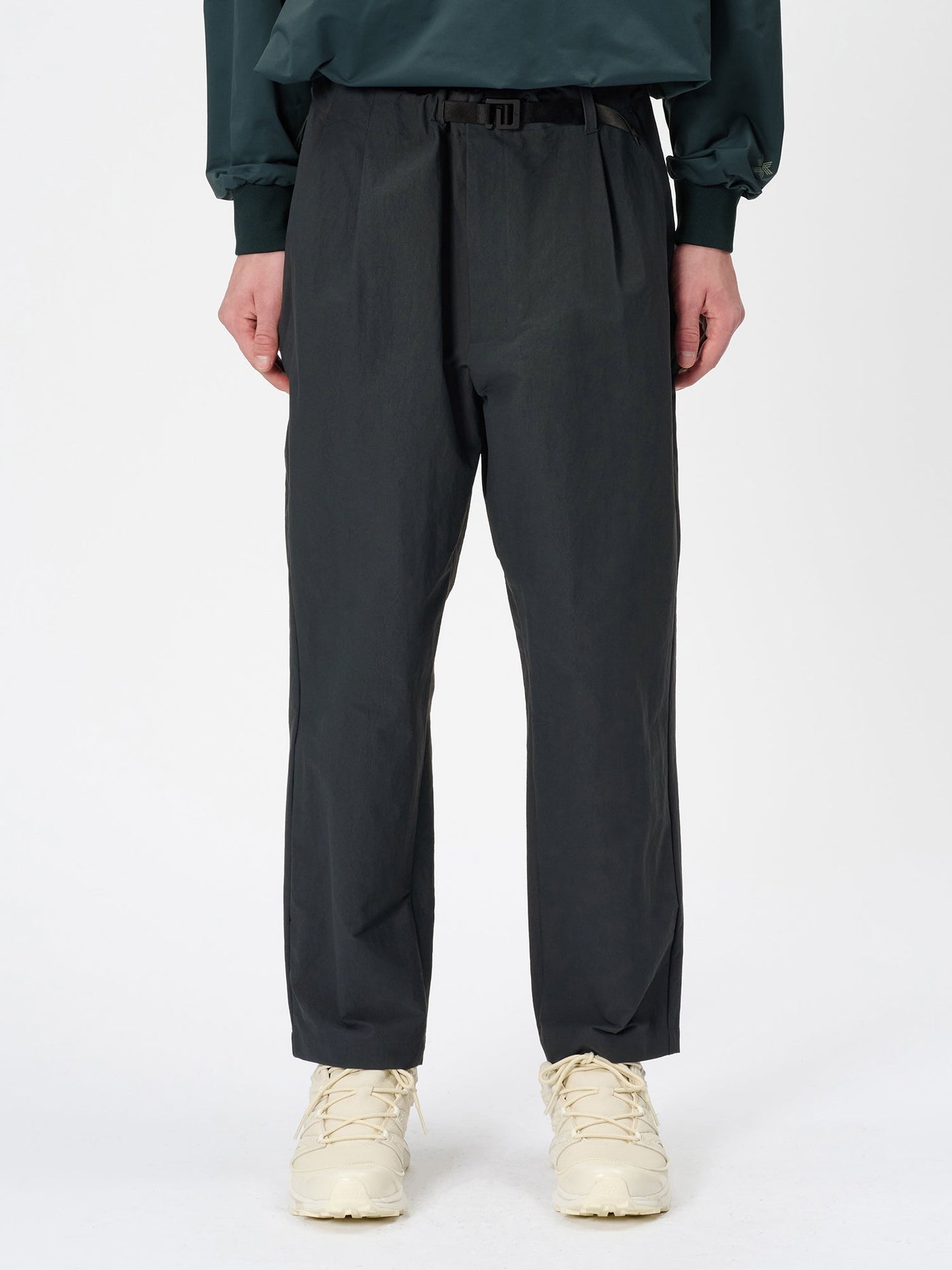 Model: Height 185cm / 6'0" | Wearing: DEEP CHARCOAL / 3