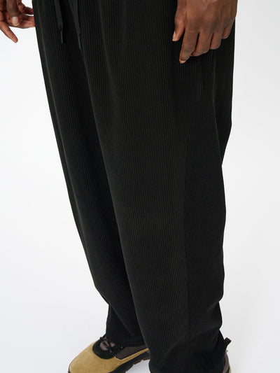 Model: Height 187cm / 6'1" | Wearing: BLACK / 3