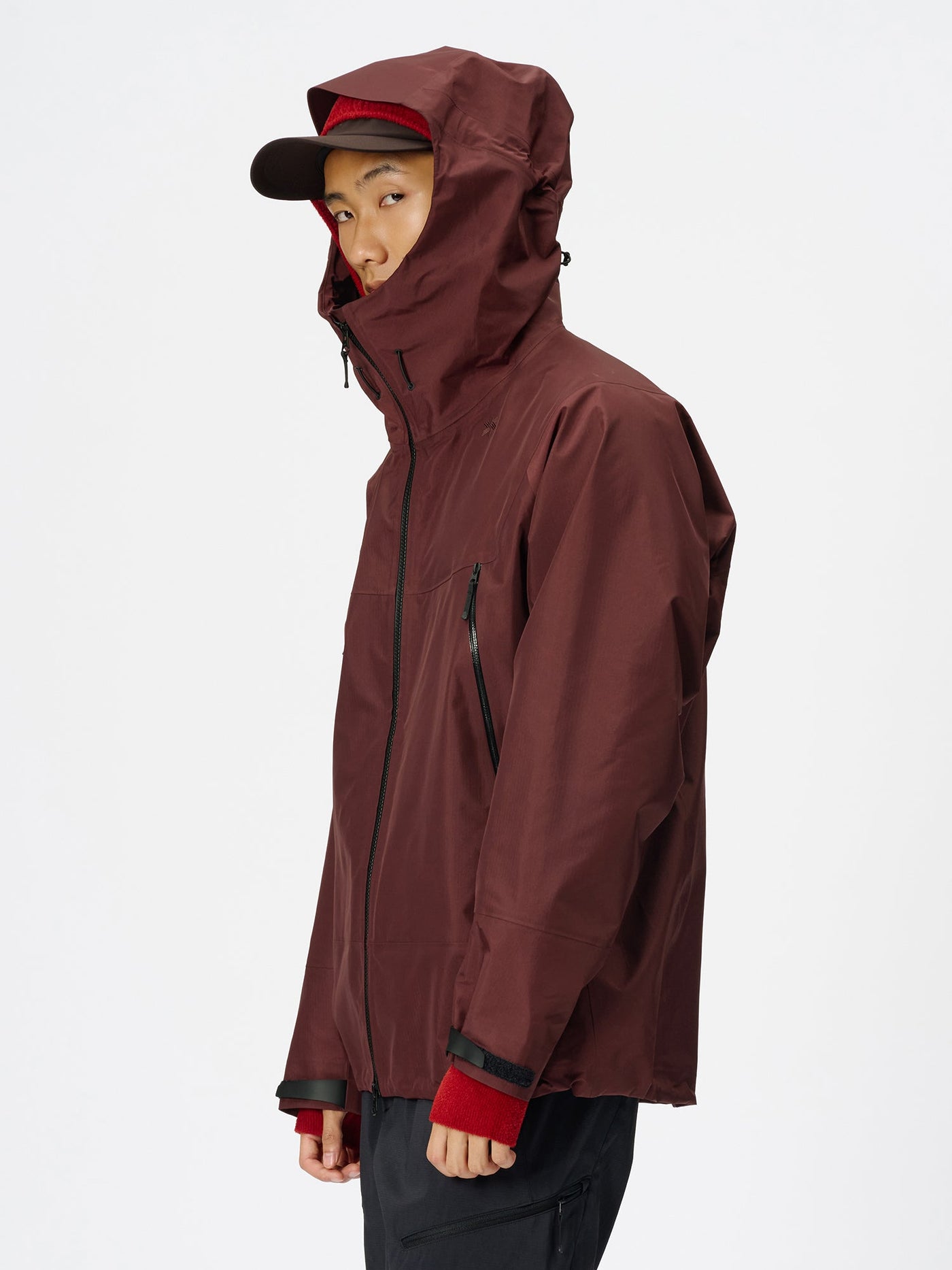 Model: Height 183cm / 6'0" | Wearing: RED CARNELIAN / 3