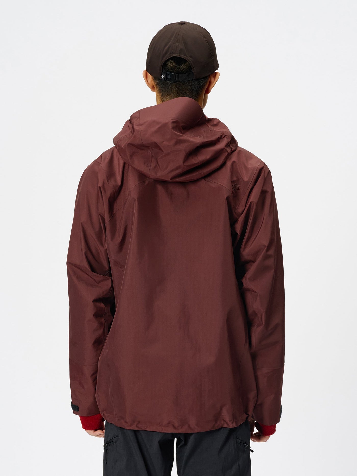 Model: Height 183cm / 6'0" | Wearing: RED CARNELIAN / 3