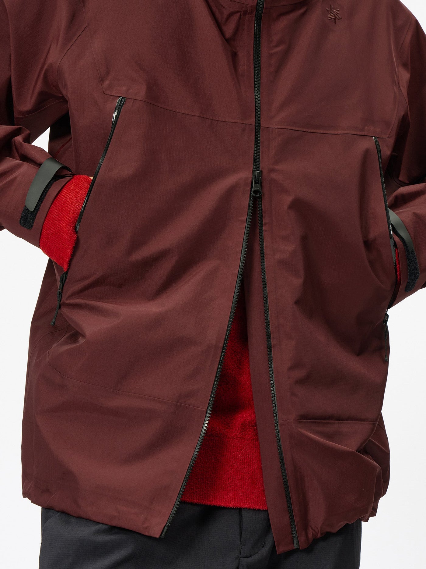 Model: Height 183cm / 6'0" | Wearing: RED CARNELIAN / 3