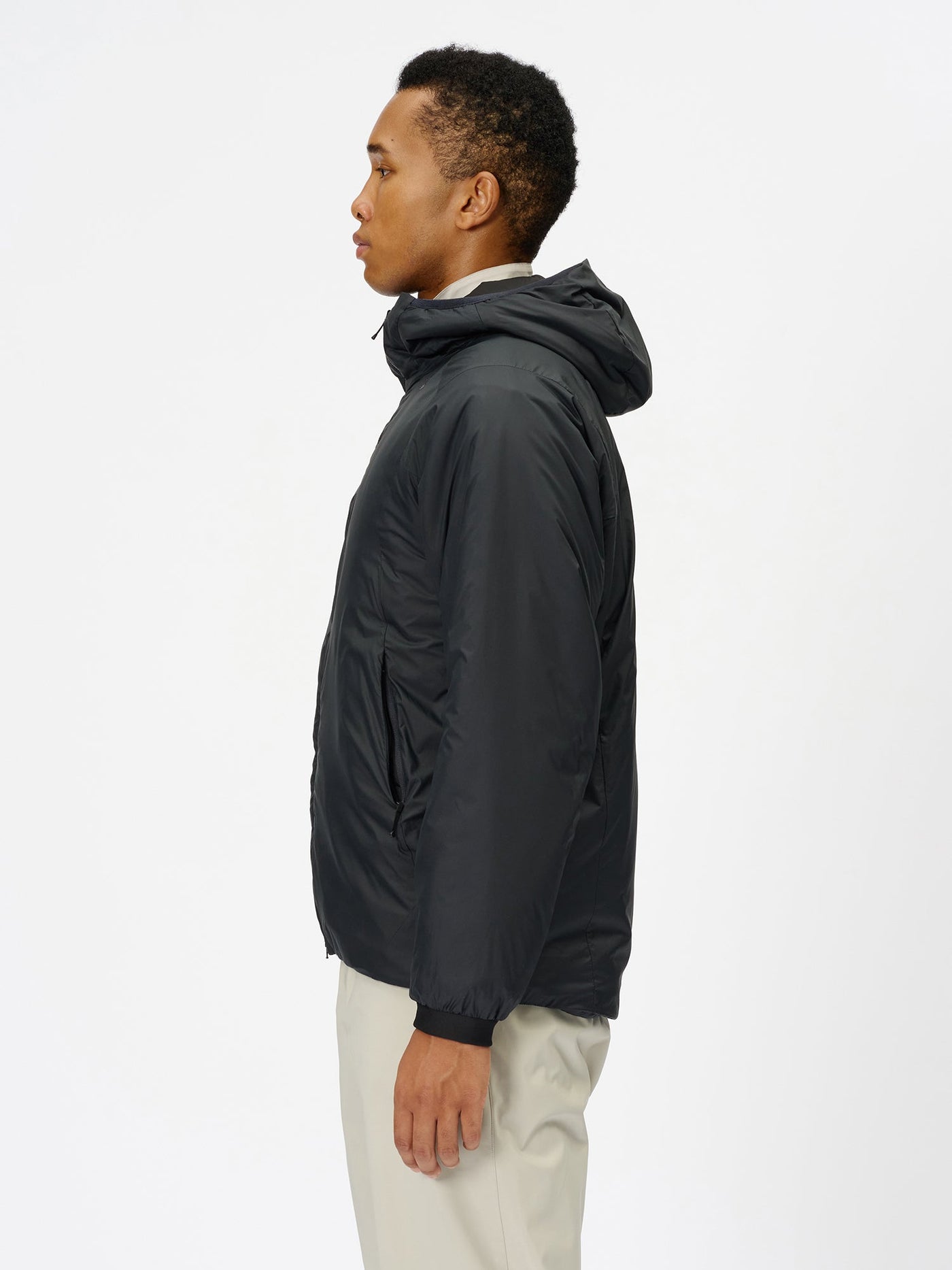 Model: Height 184cm / 6'0" | Wearing: WOLF GRAY / 3