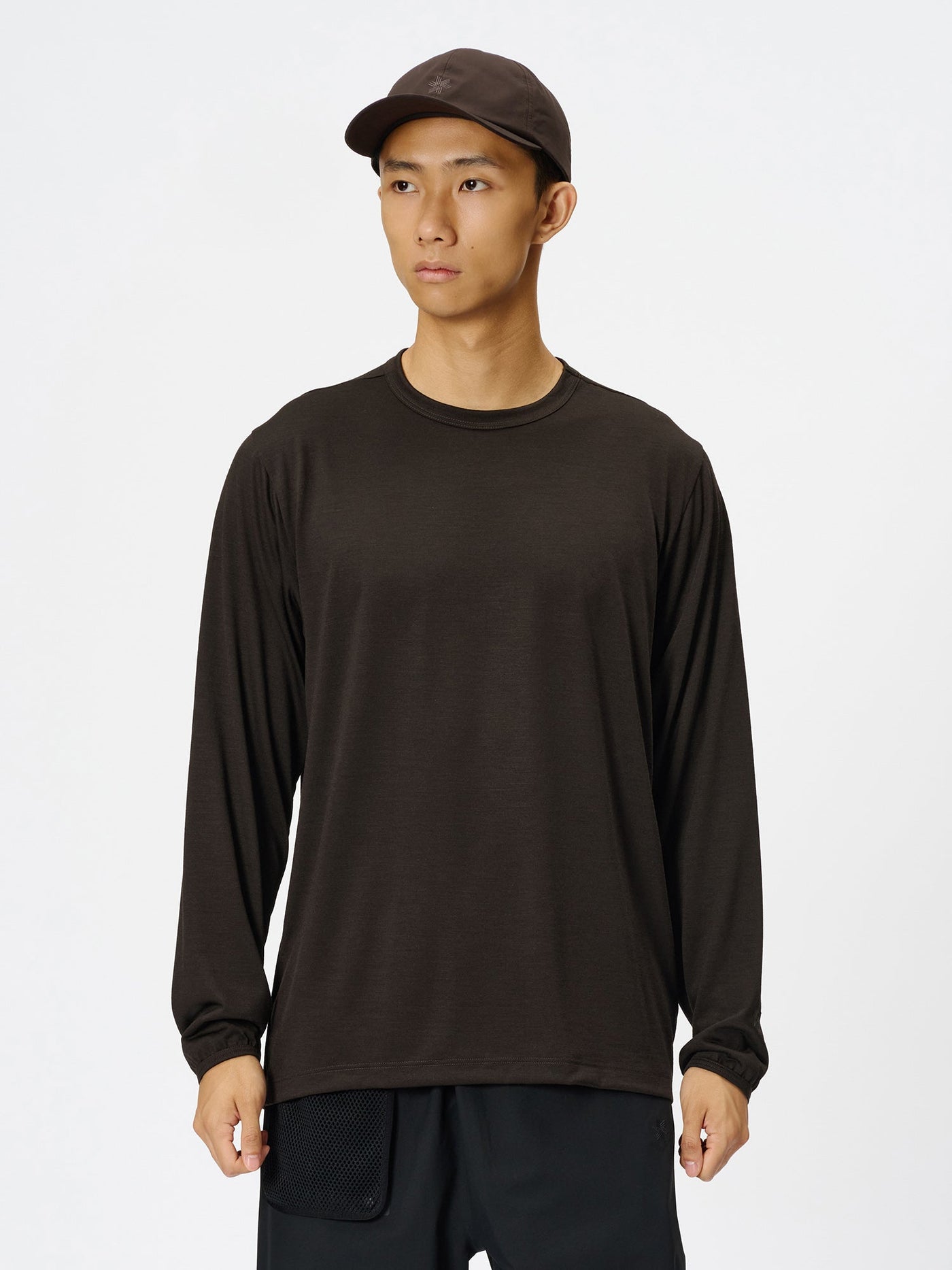 Model: Height 183cm / 6'0" | Wearing: BITTER BROWN / 3