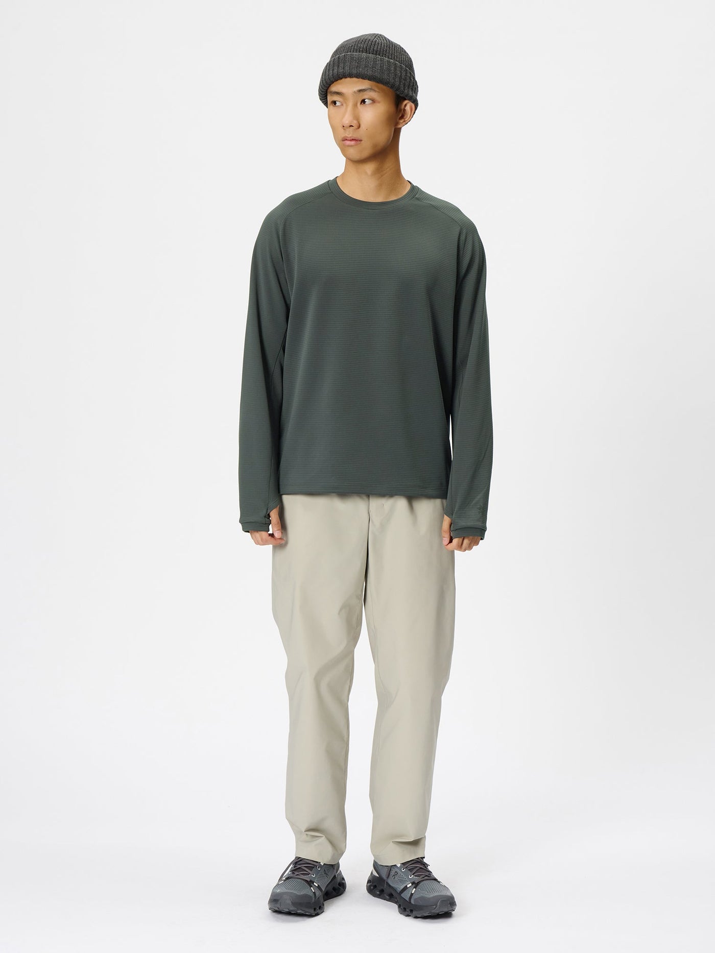 Model: Height 183cm / 6'0" | Wearing: CLOUD GRAY / 3