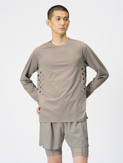 Model: Height 6'0" | Wearing: MOON ROCK / 3