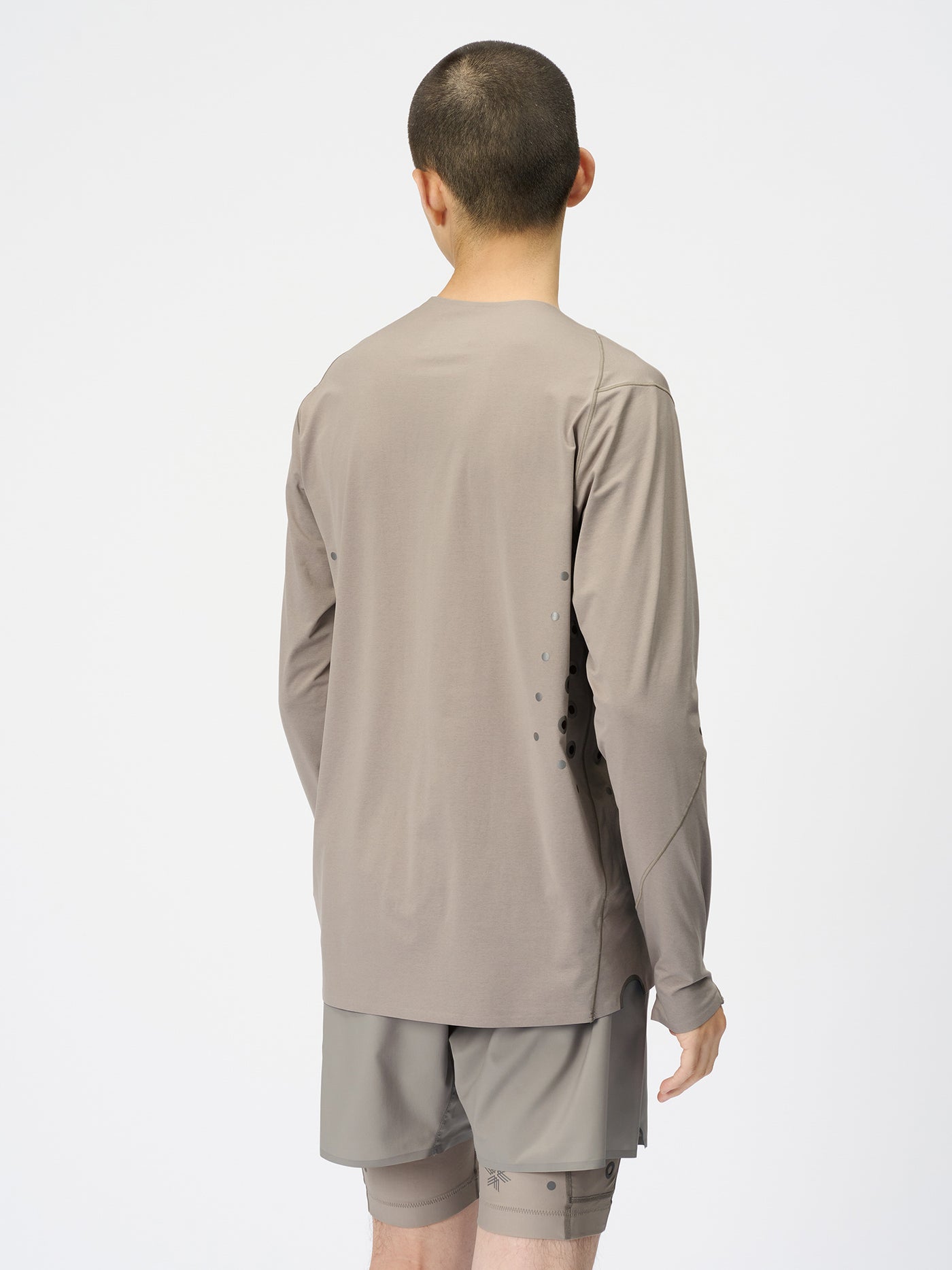 Model: Height 6'0" | Wearing: MOON ROCK / 3