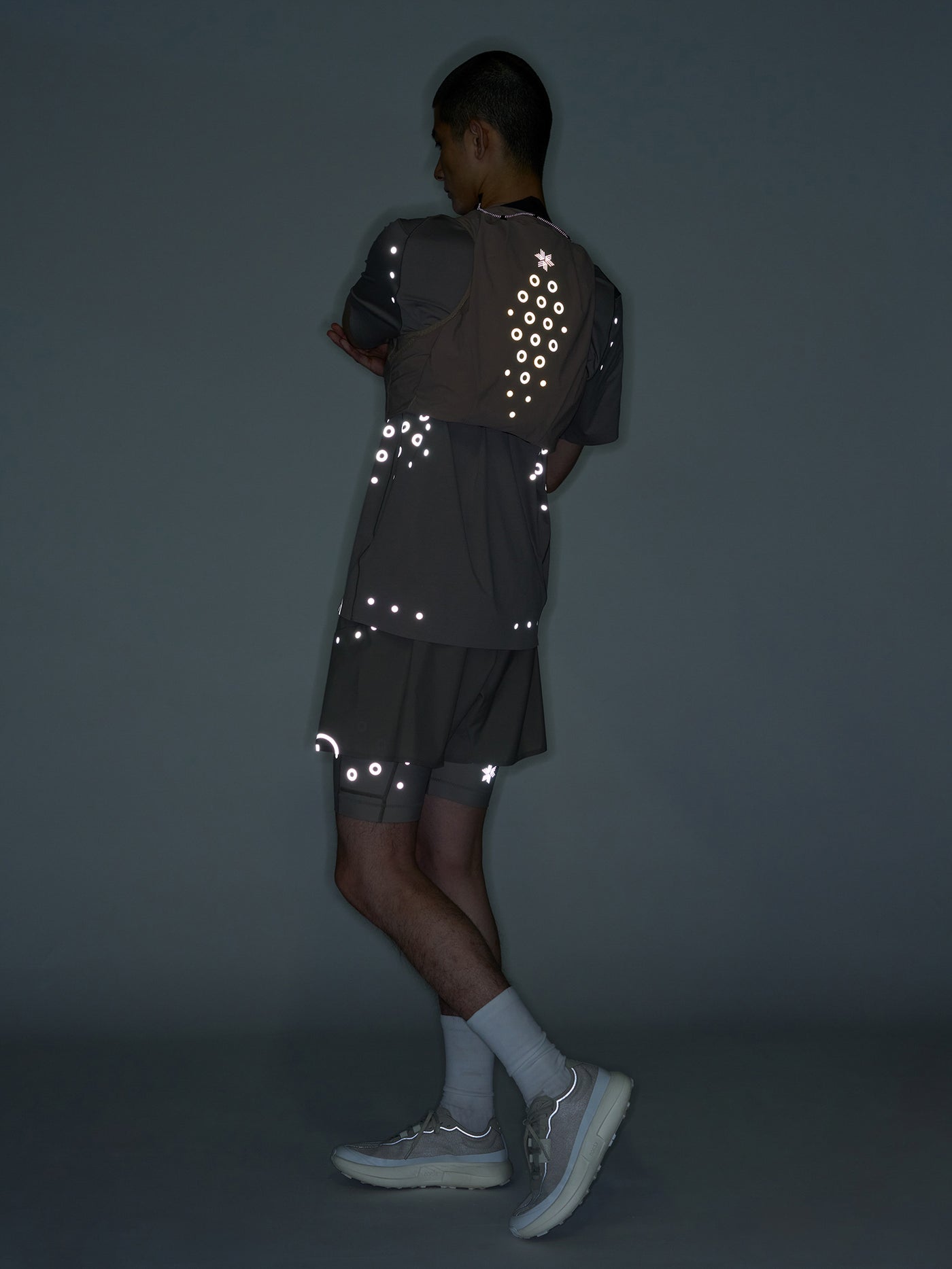 Model: Height 6'0" | Wearing: MOON ROCK / 3