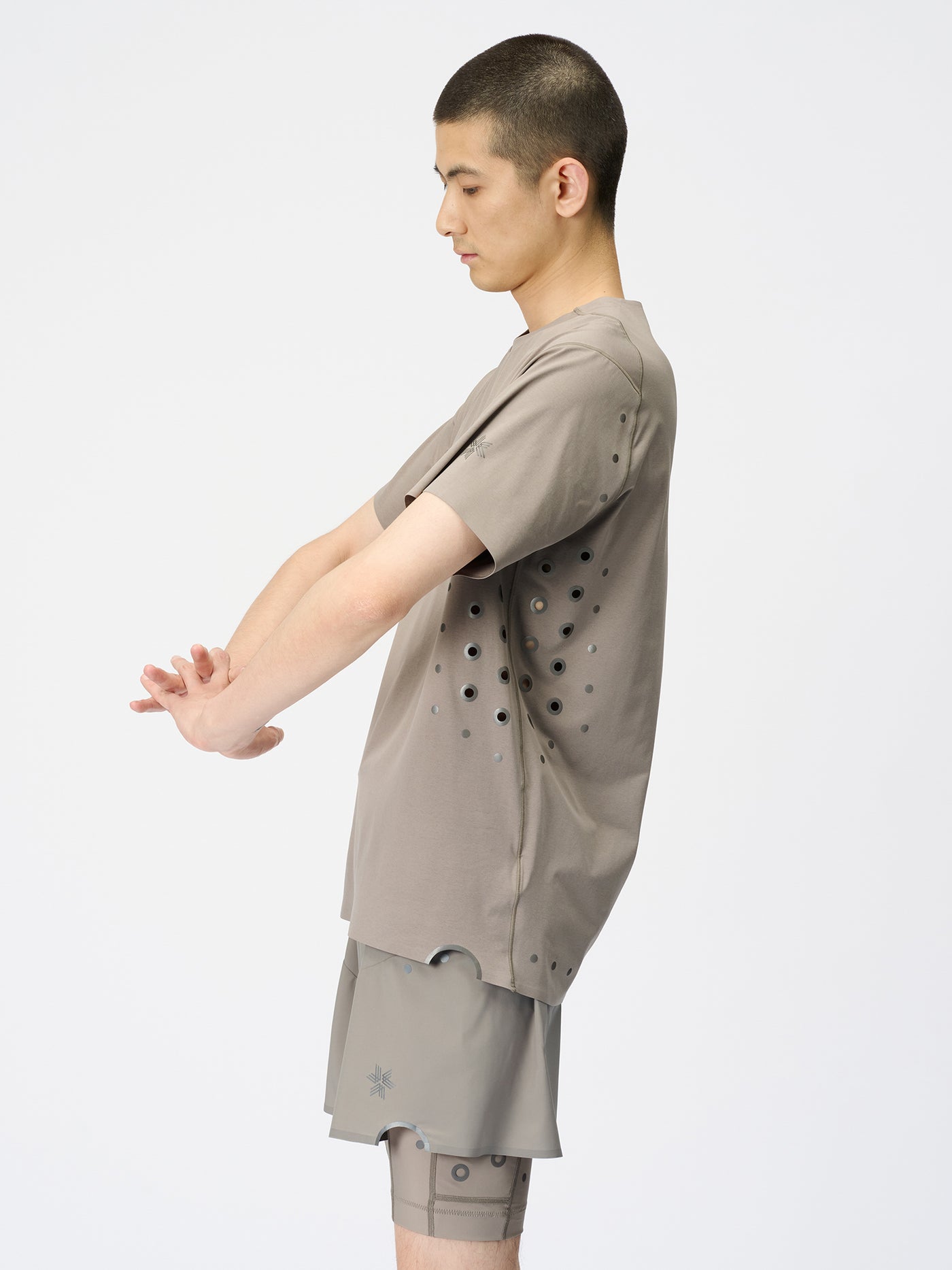 Model: Height 6'0" | Wearing: MOON ROCK / 3