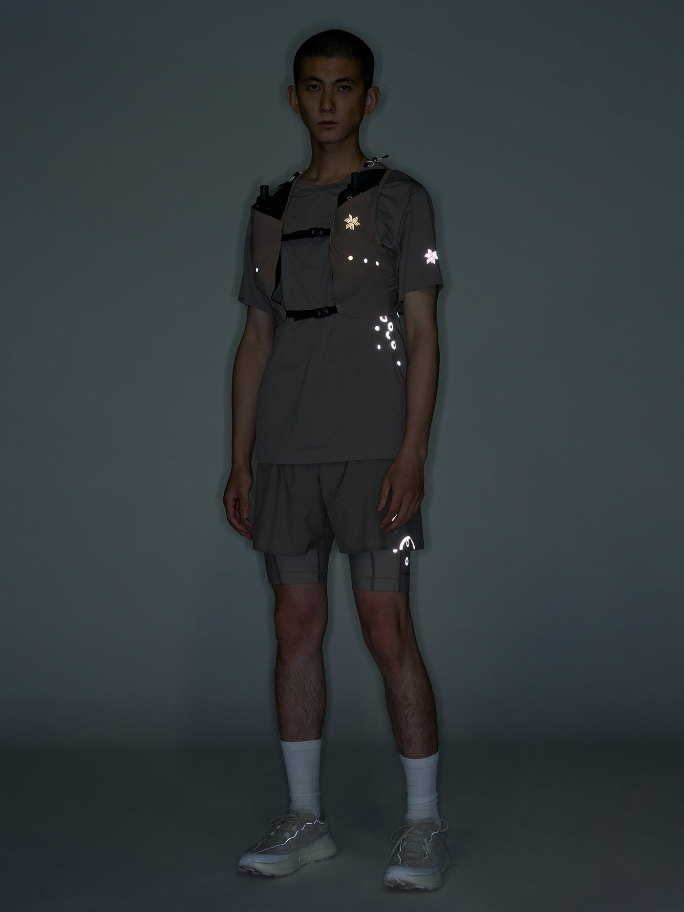 Model: Height 6'0" | Wearing: MOON ROCK / 3