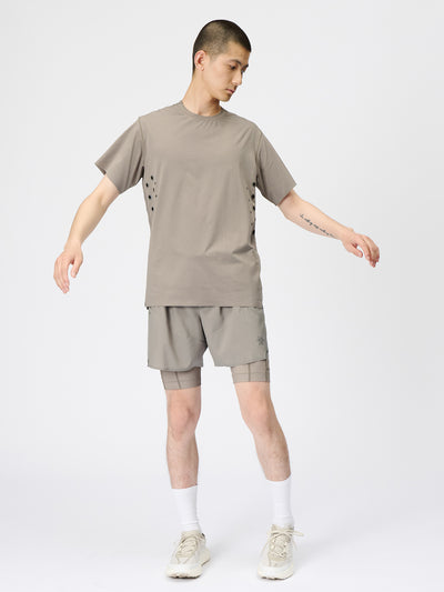 Model: Height 6'0" | Wearing: MOON ROCK / 3