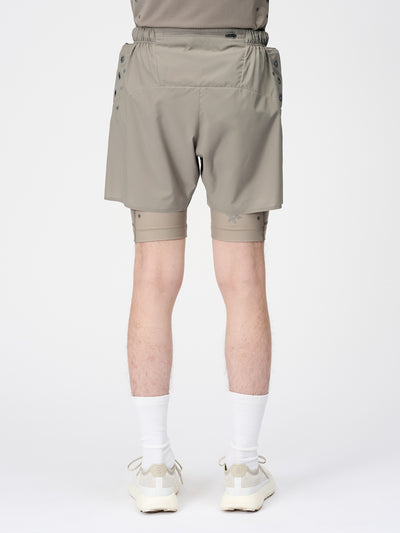 Model: Height 6'0" | Wearing: MOON ROCK / 3
