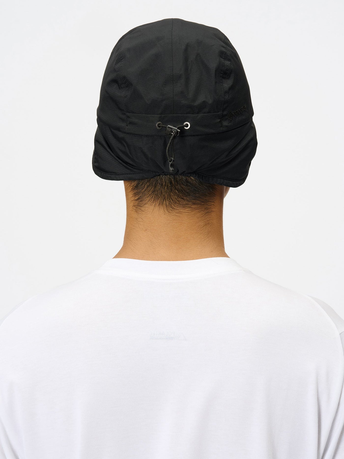Model: Height 183cm / 6'0" | Wearing: BLACK / F