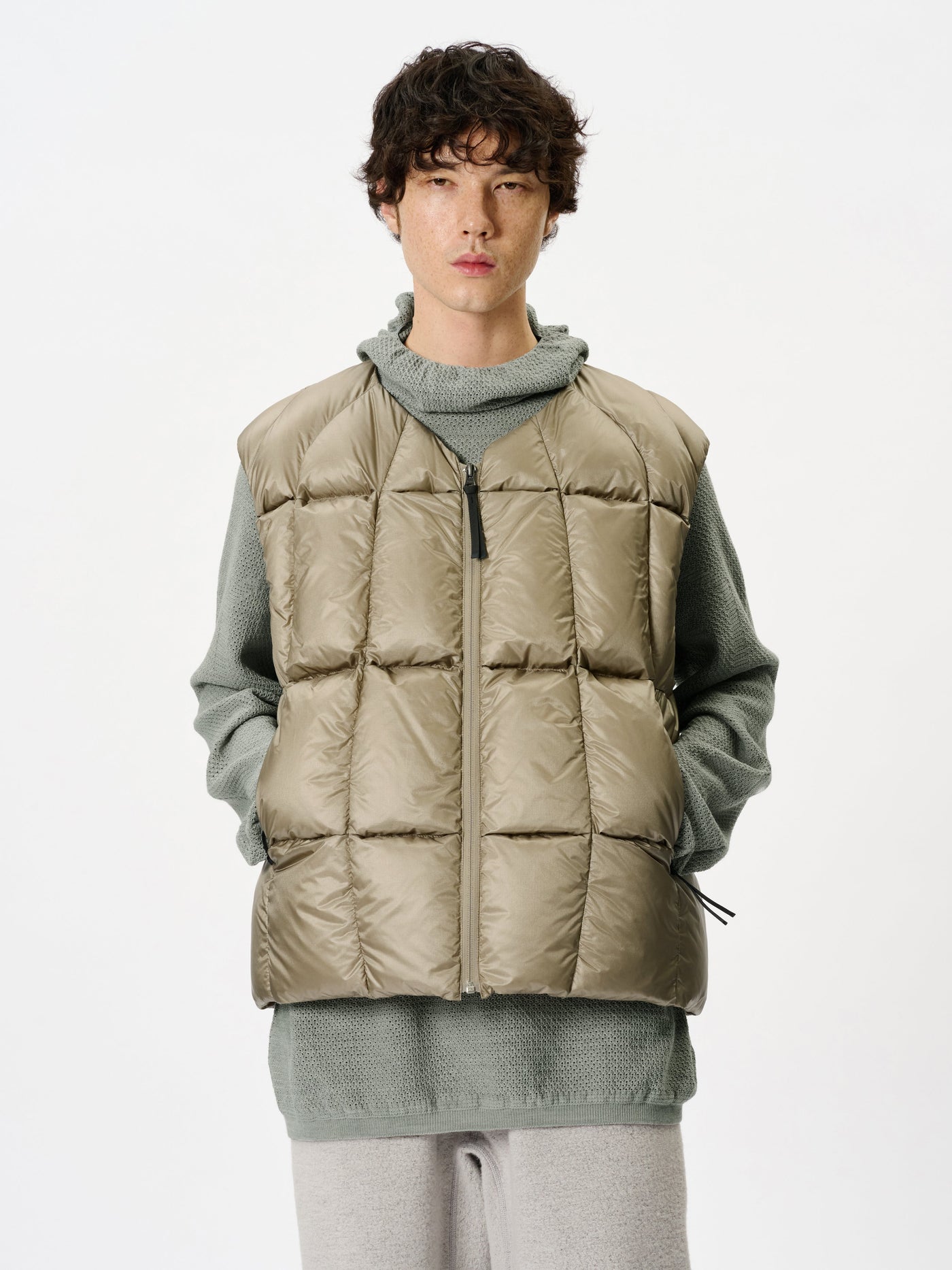 Model: Height 183cm / 6'0" | Wearing: DUNE / 4