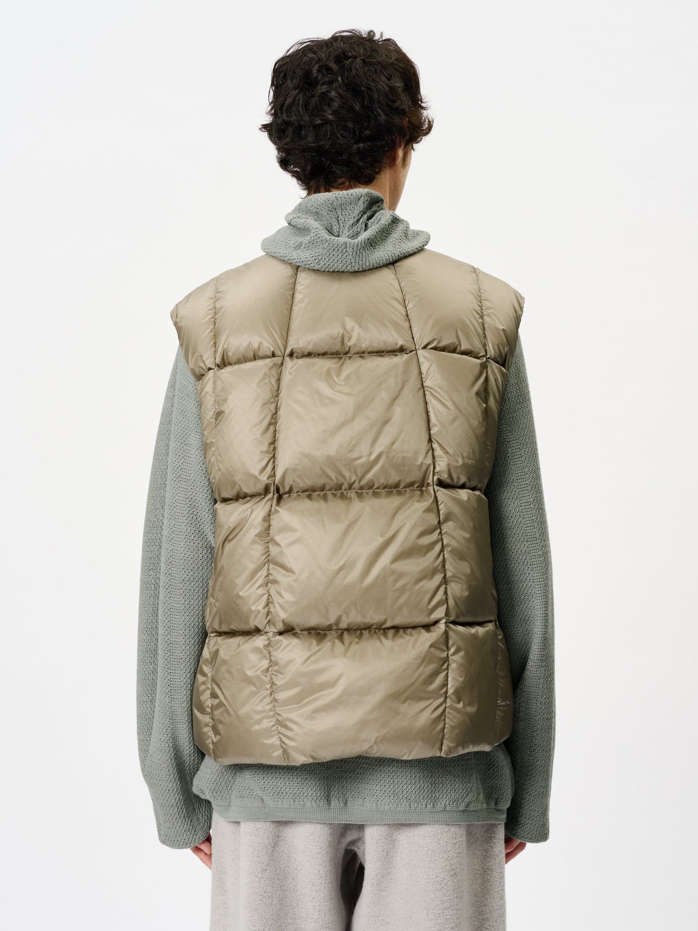 Model: Height 183cm / 6'0" | Wearing: DUNE / 4