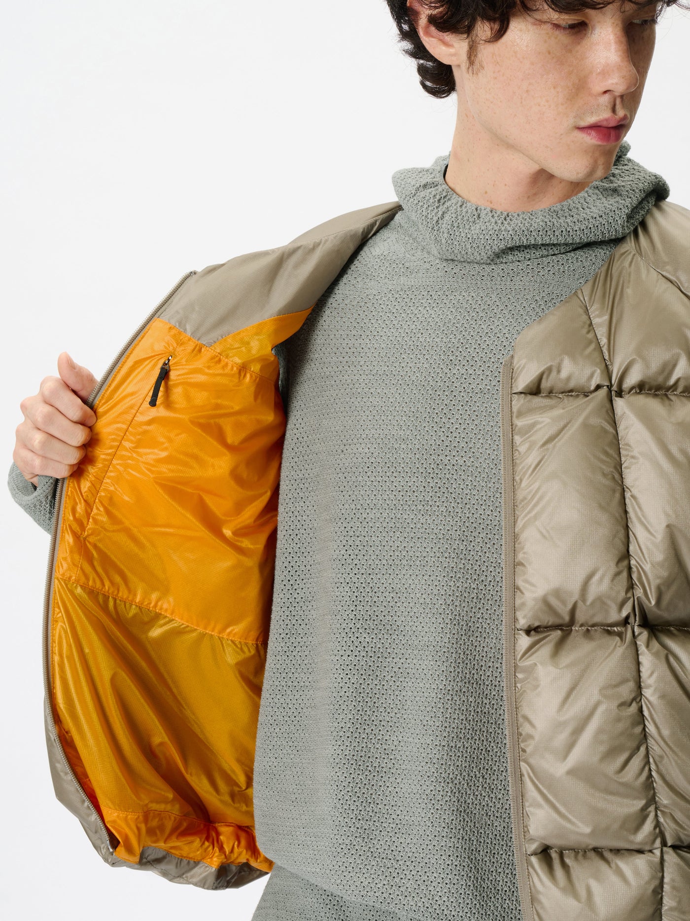 Model: Height 183cm / 6'0" | Wearing: DUNE / 4