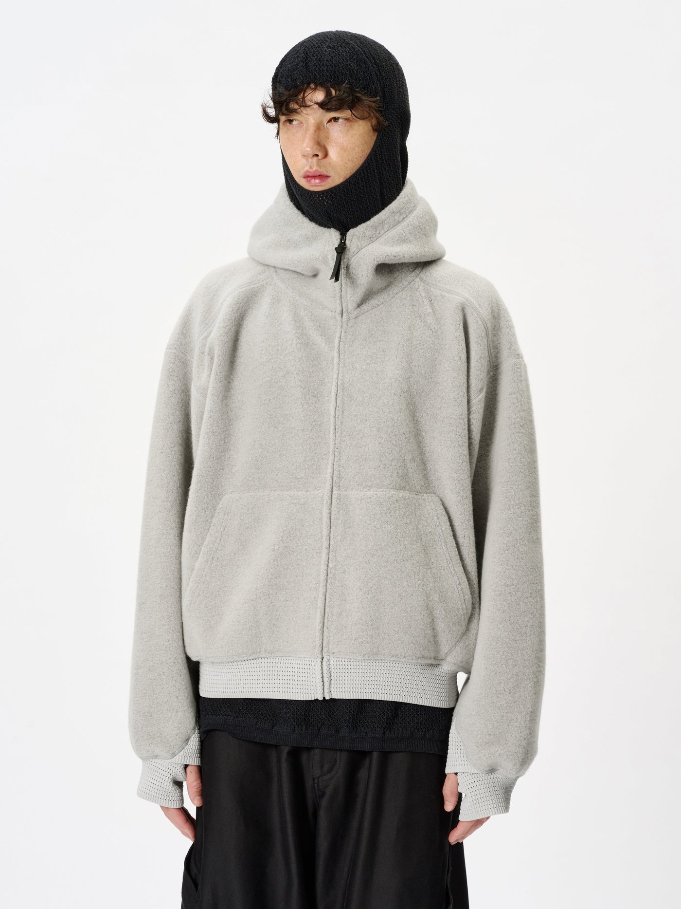 Model: Height 183cm / 6'0" | Wearing: ASH GRAY / 4