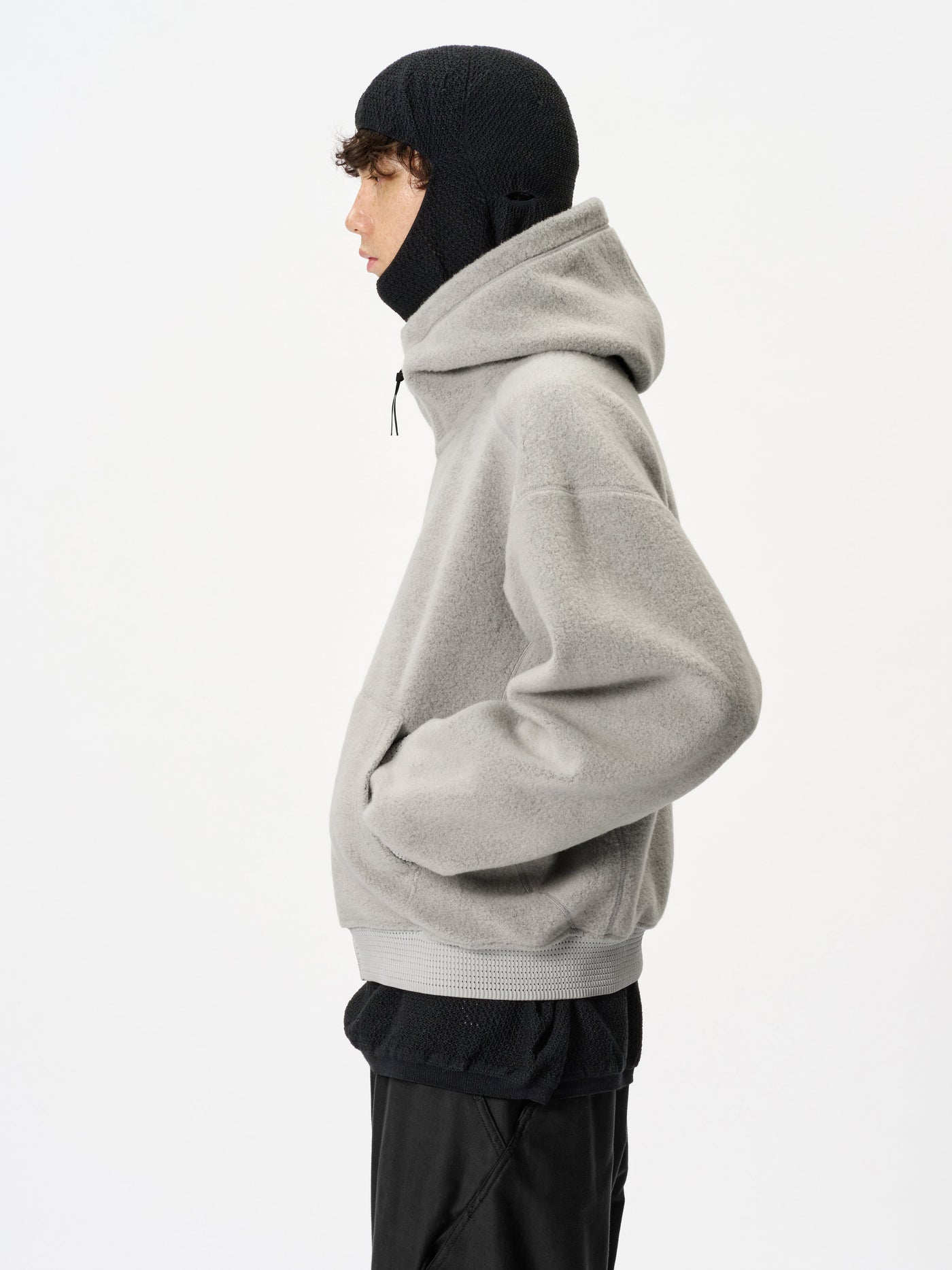 Model: Height 183cm / 6'0" | Wearing: ASH GRAY / 4