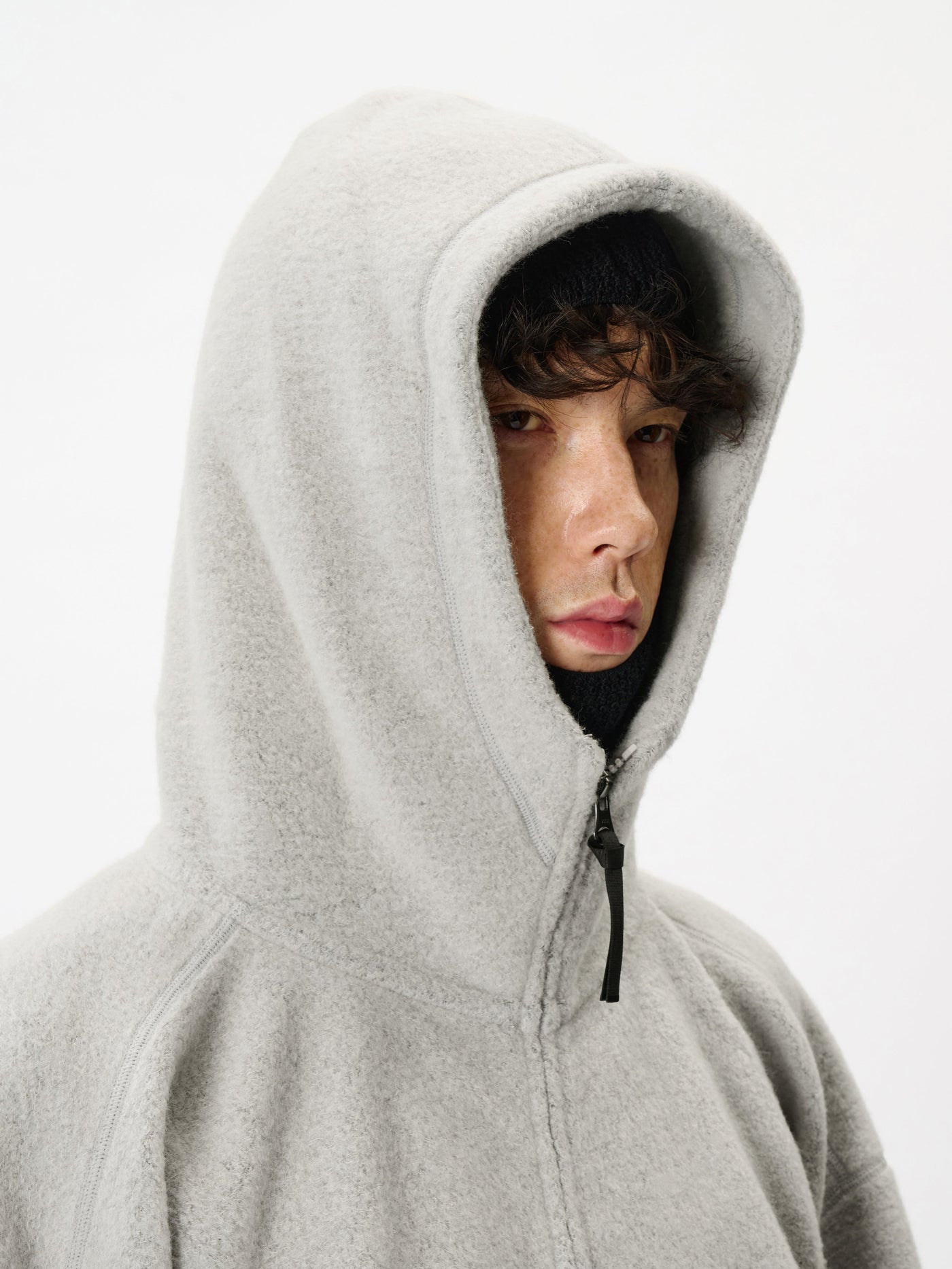 Model: Height 183cm / 6'0" | Wearing: ASH GRAY / 4